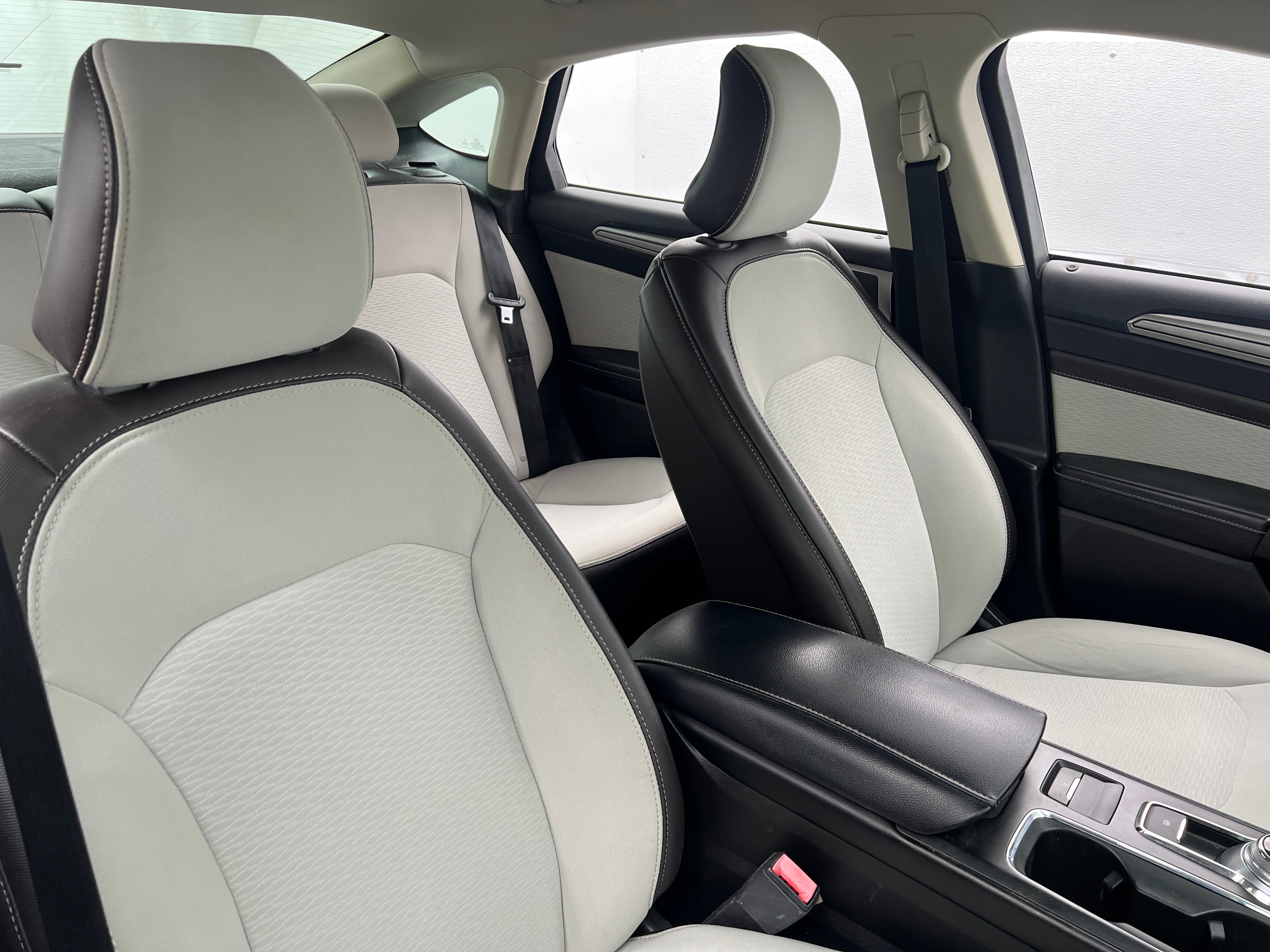 2019 Ford Fusion SE 2