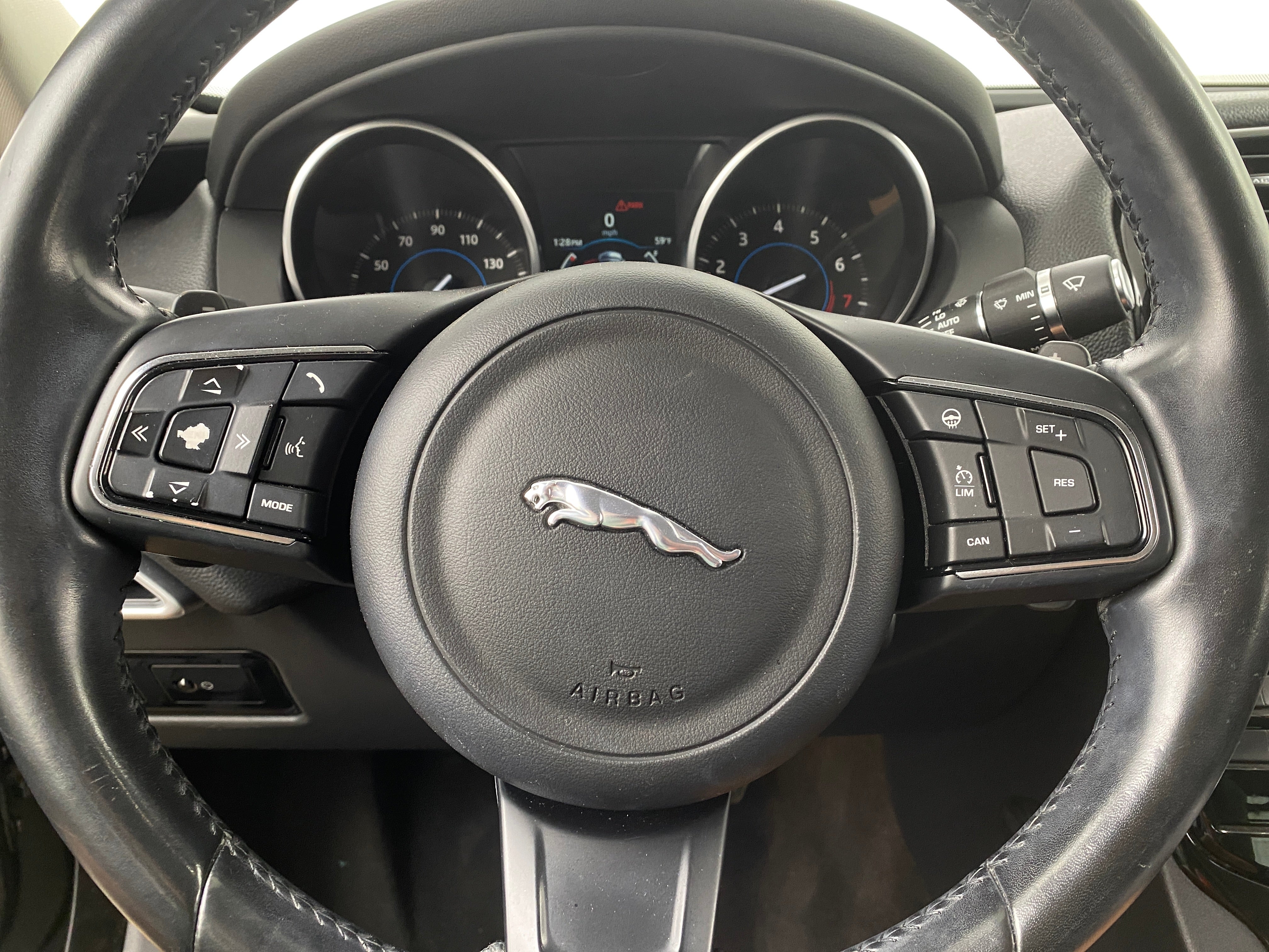 2017 Jaguar XE Premium 4