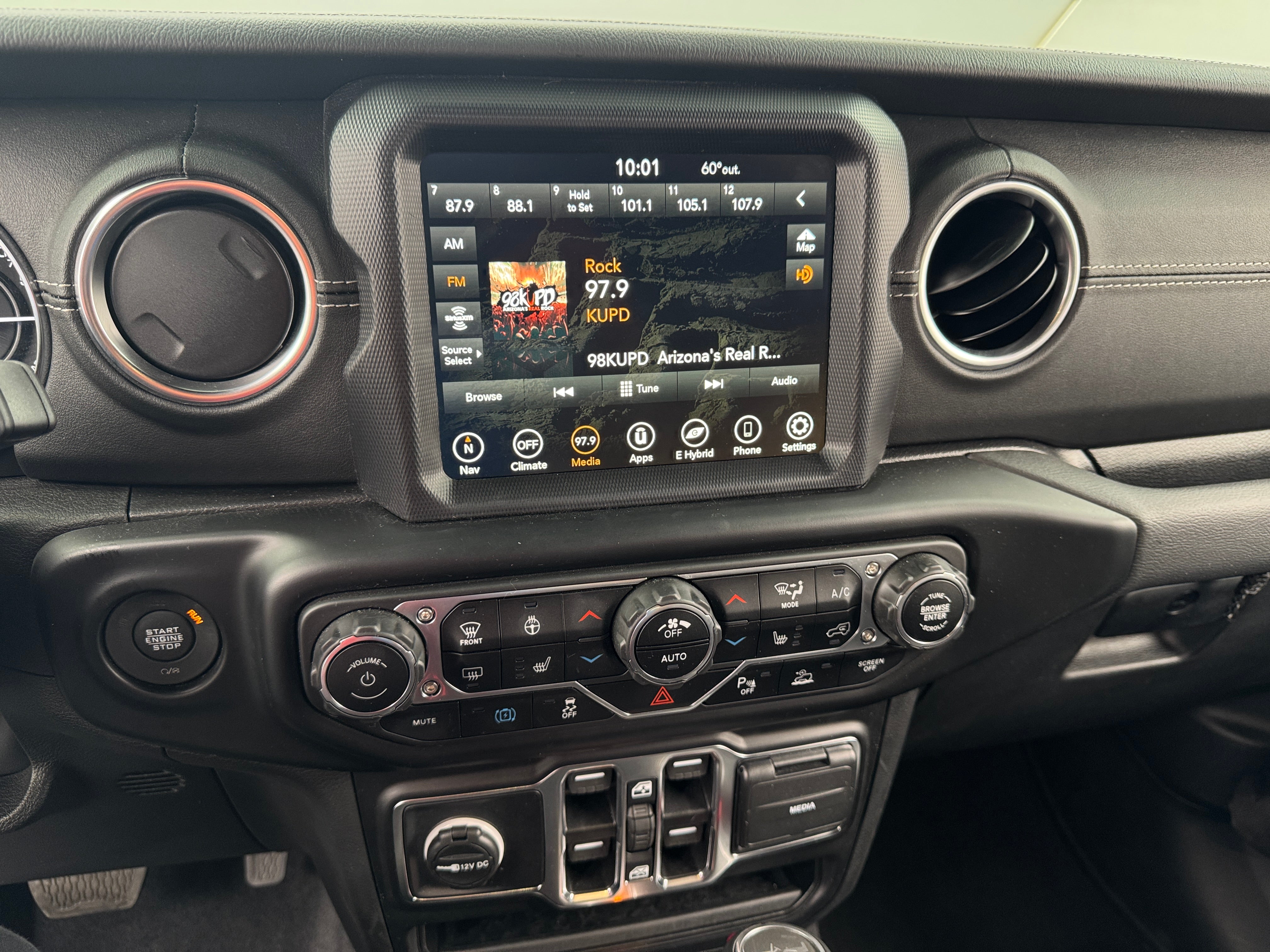 2023 Jeep Wrangler Sahara 4xe 3