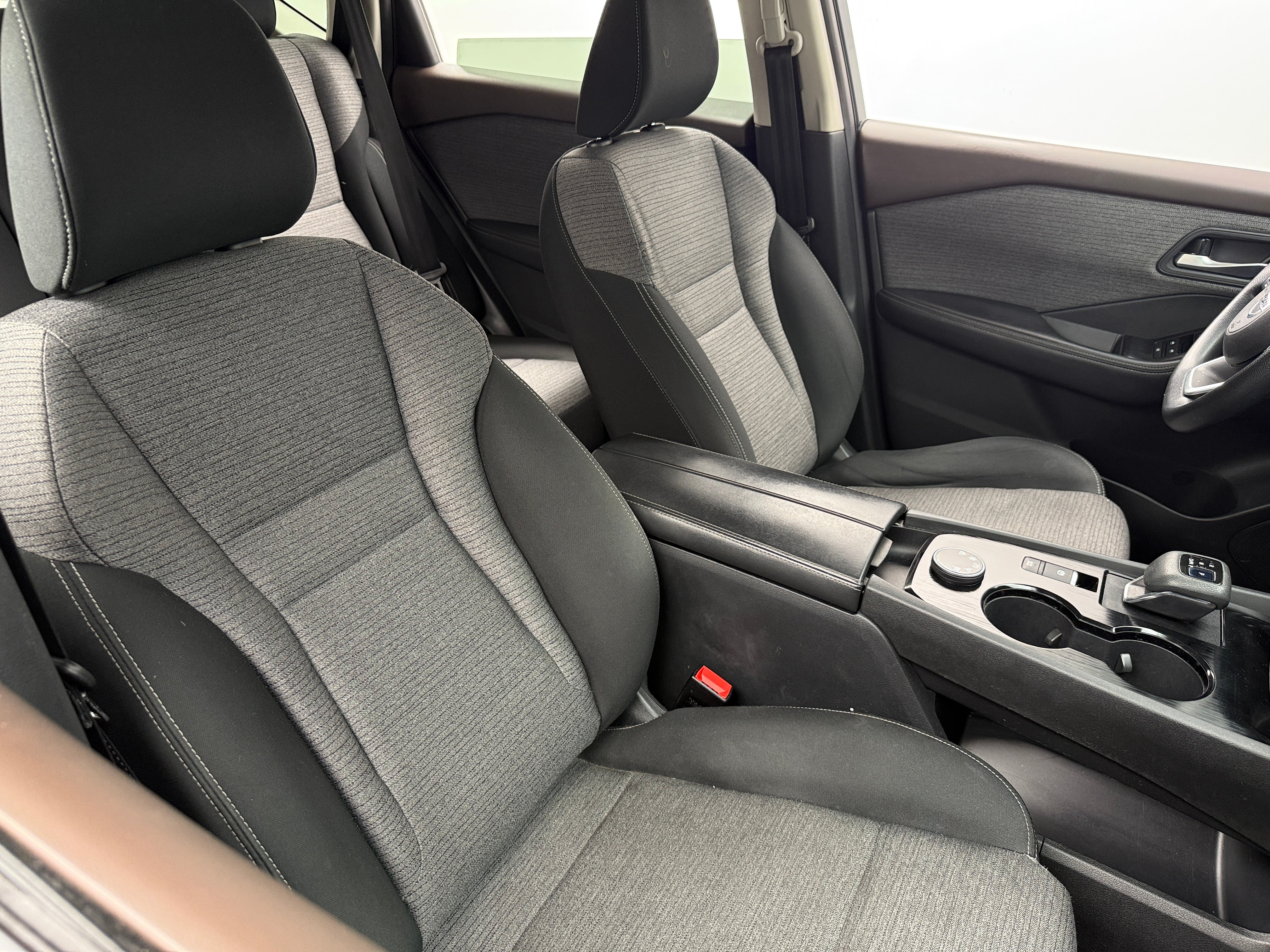 2021 Nissan Rogue SV 2