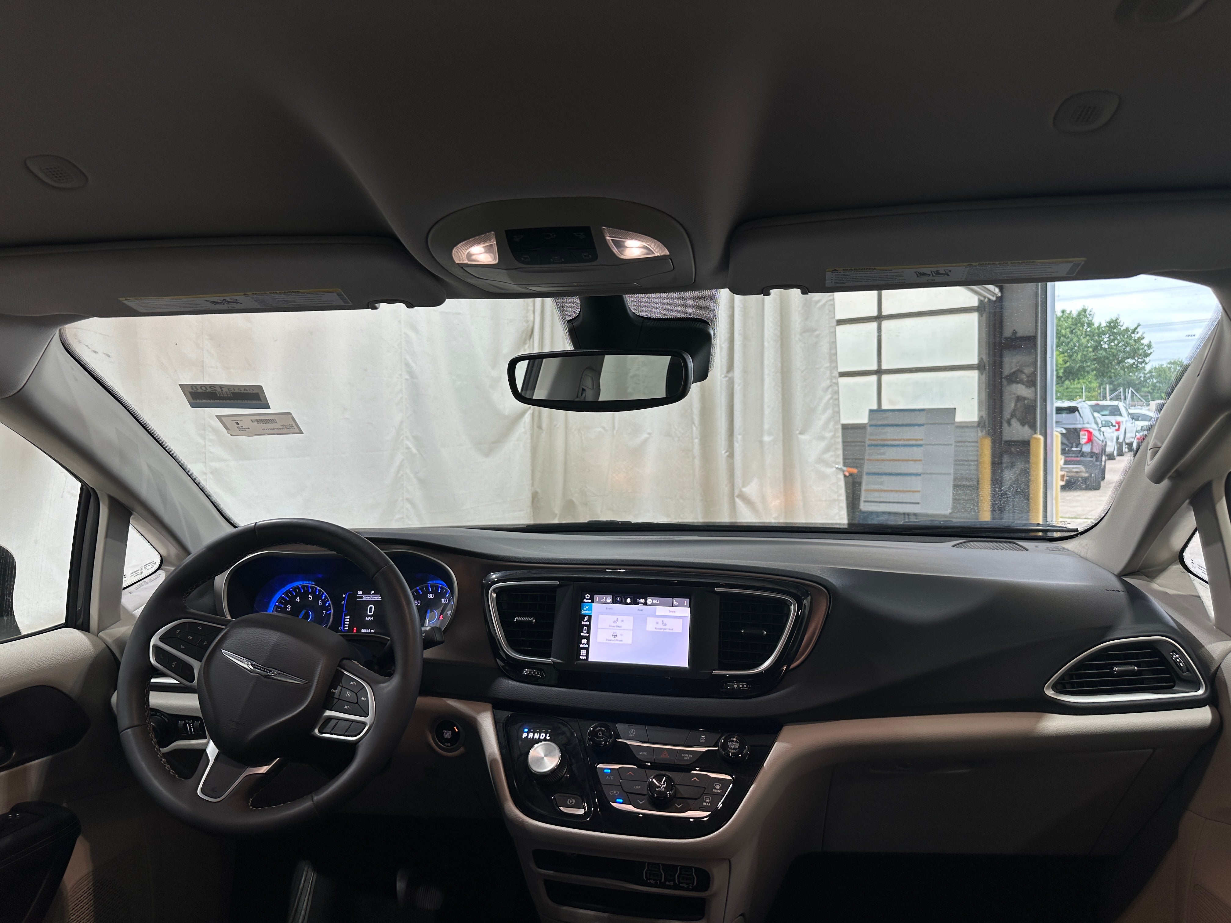 2023 Chrysler Voyager LX 3