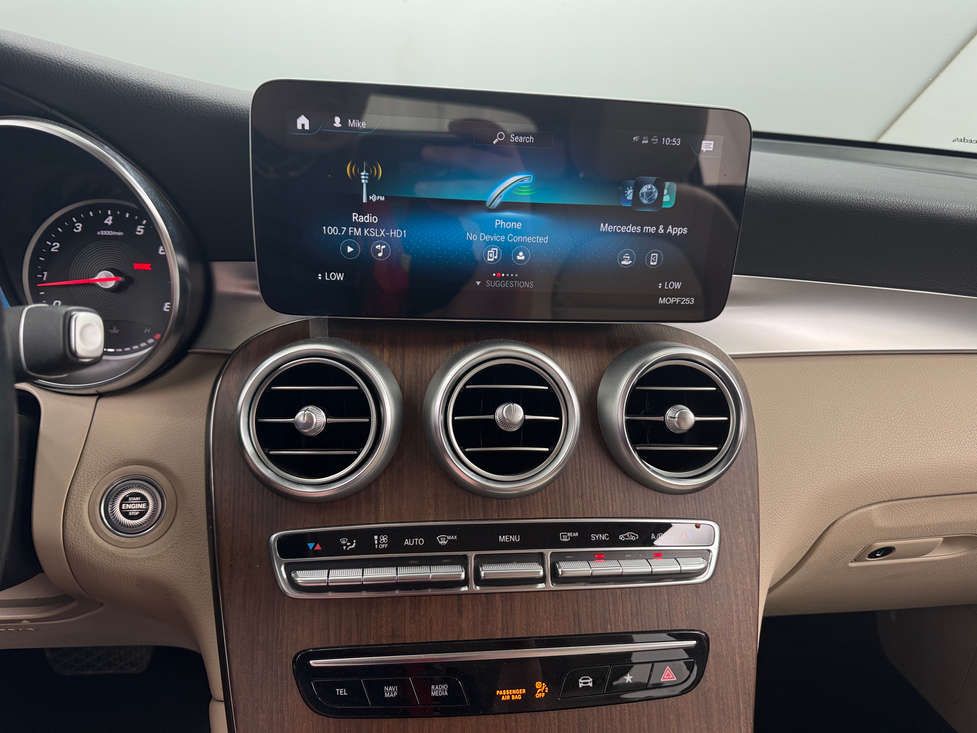 2022 Mercedes-Benz GLC 300 3