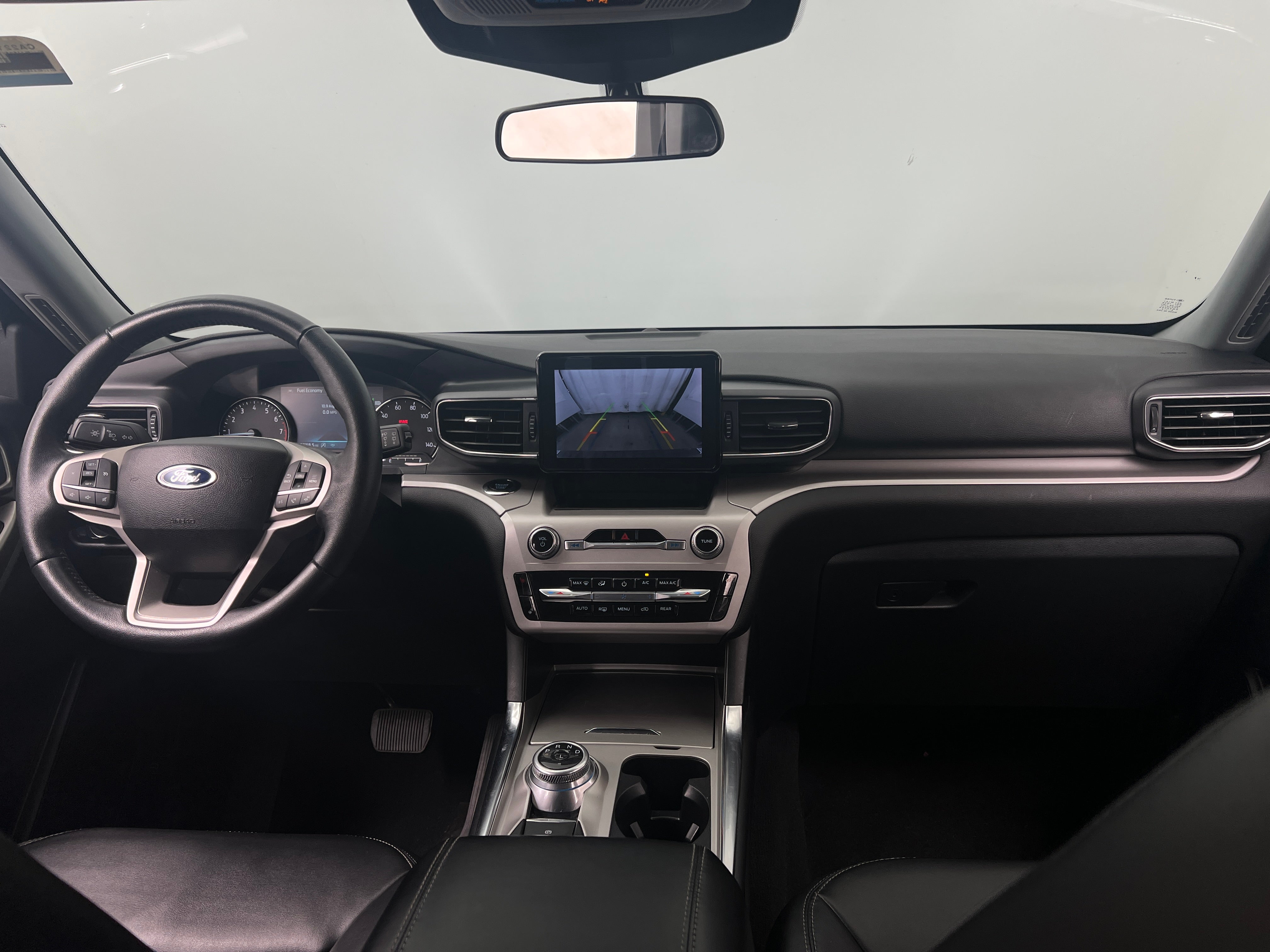 2023 Ford Explorer XLT 2