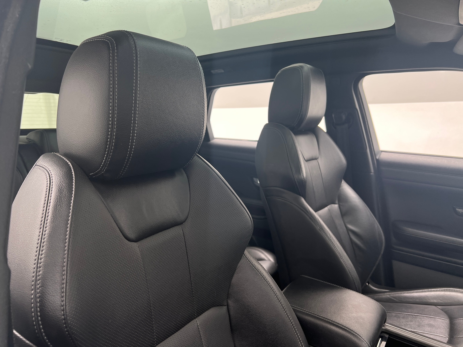Thumbnail: 2018 Land Rover Range Rover Evoque - 2