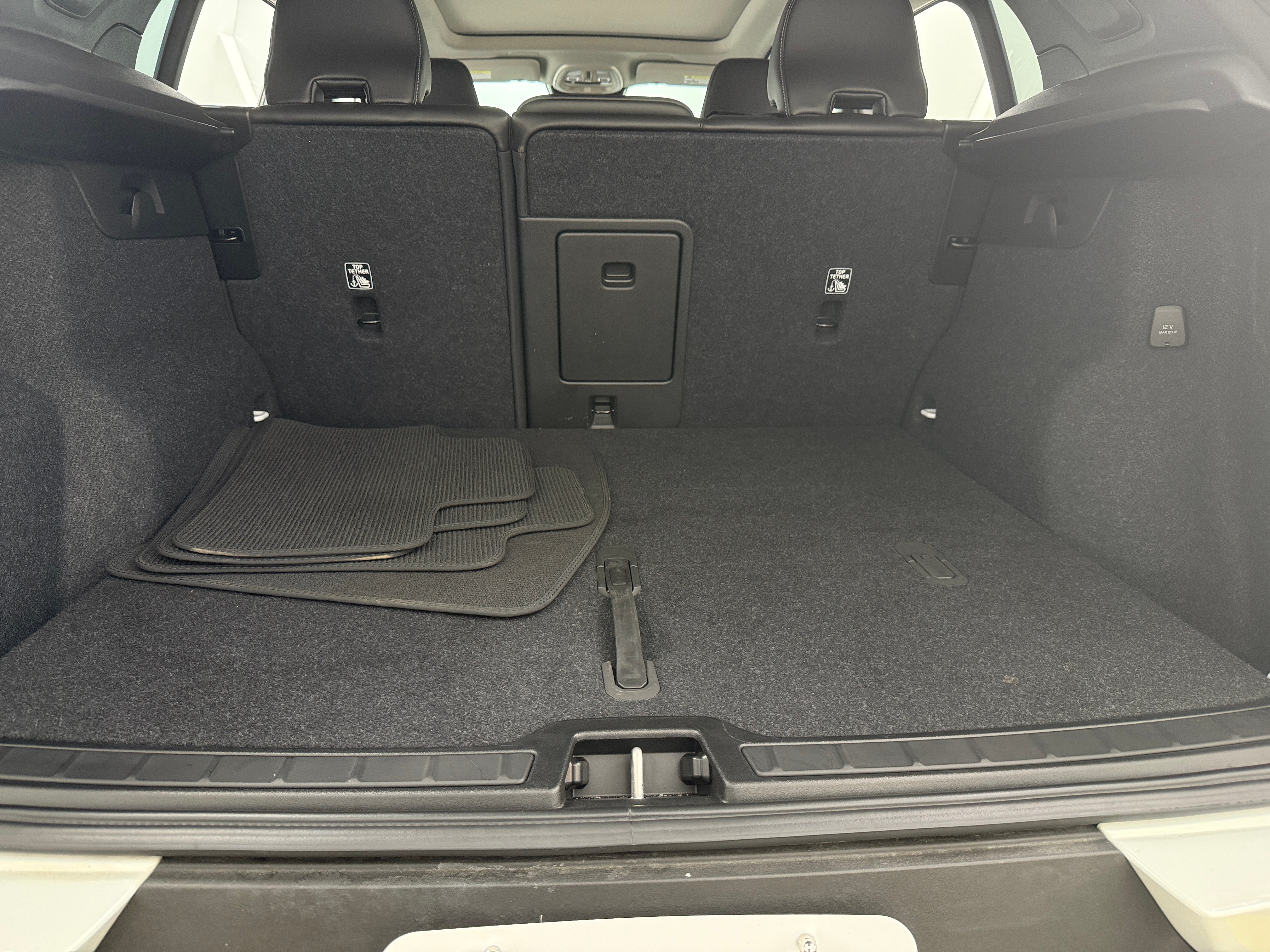 2024 Volvo XC40 B5 Plus 6
