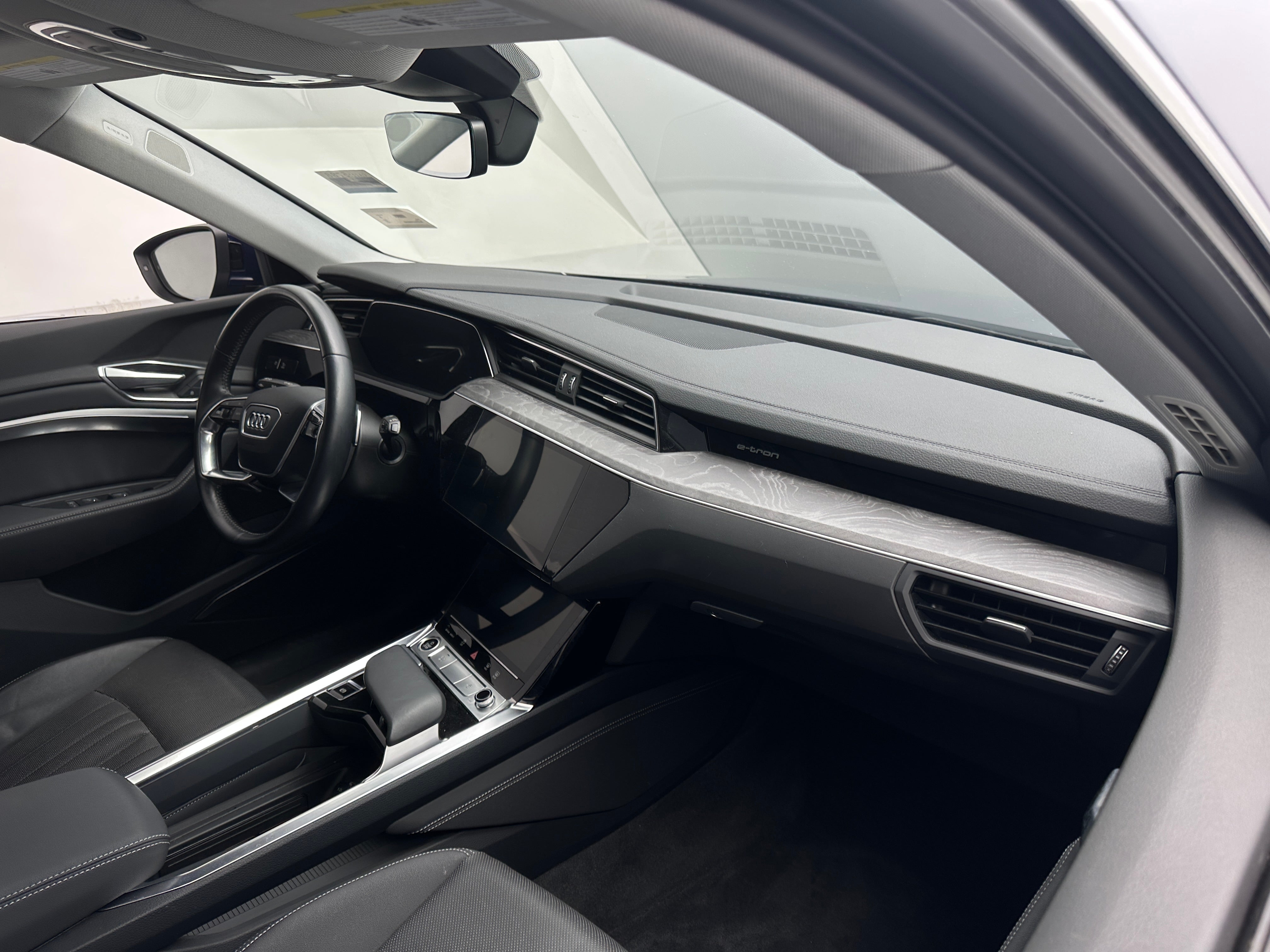 2021 Audi e-tron Premium Plus 2