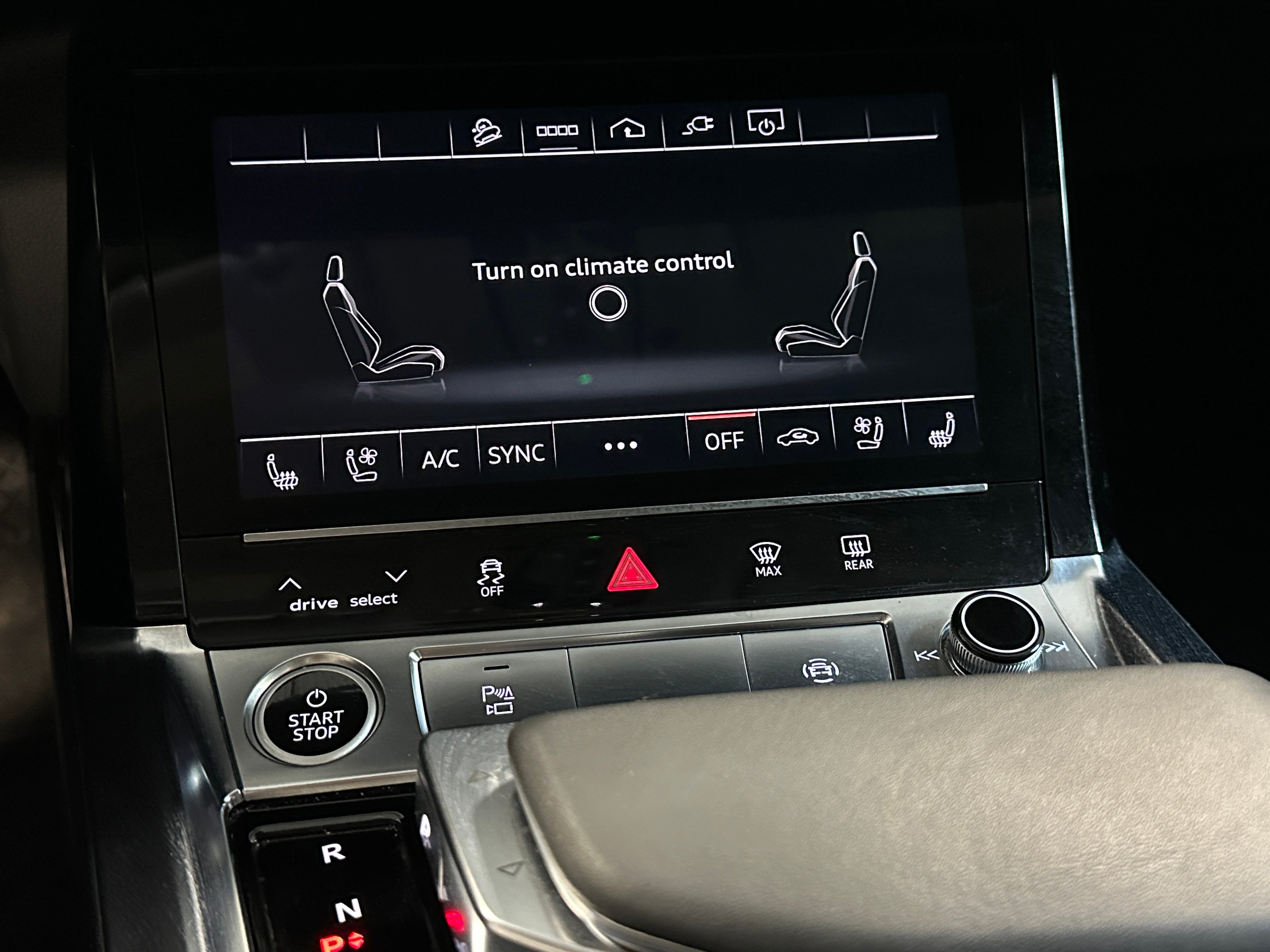 2021 Audi e-tron Premium Plus 3