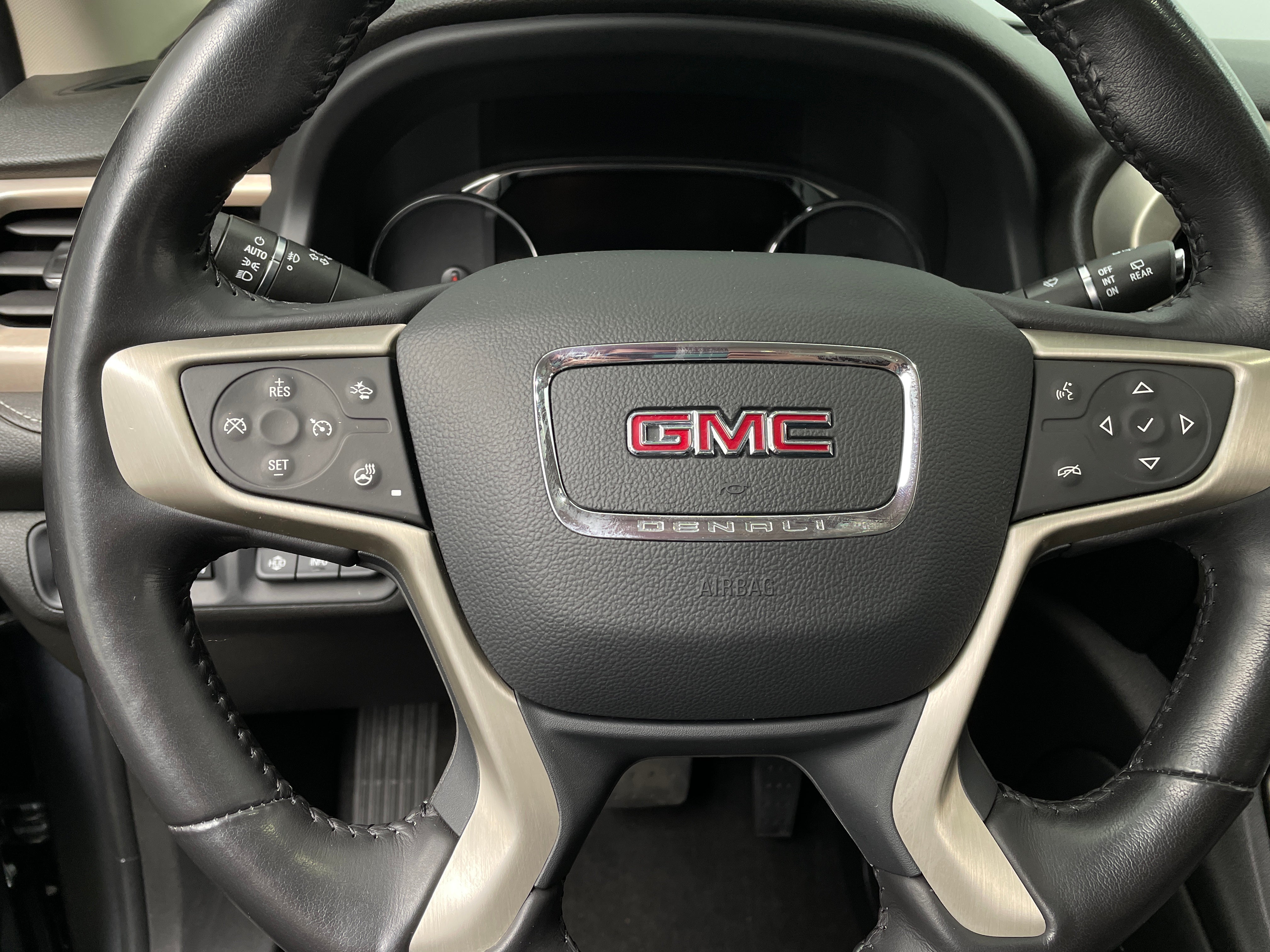 2021 GMC Acadia Denali 4
