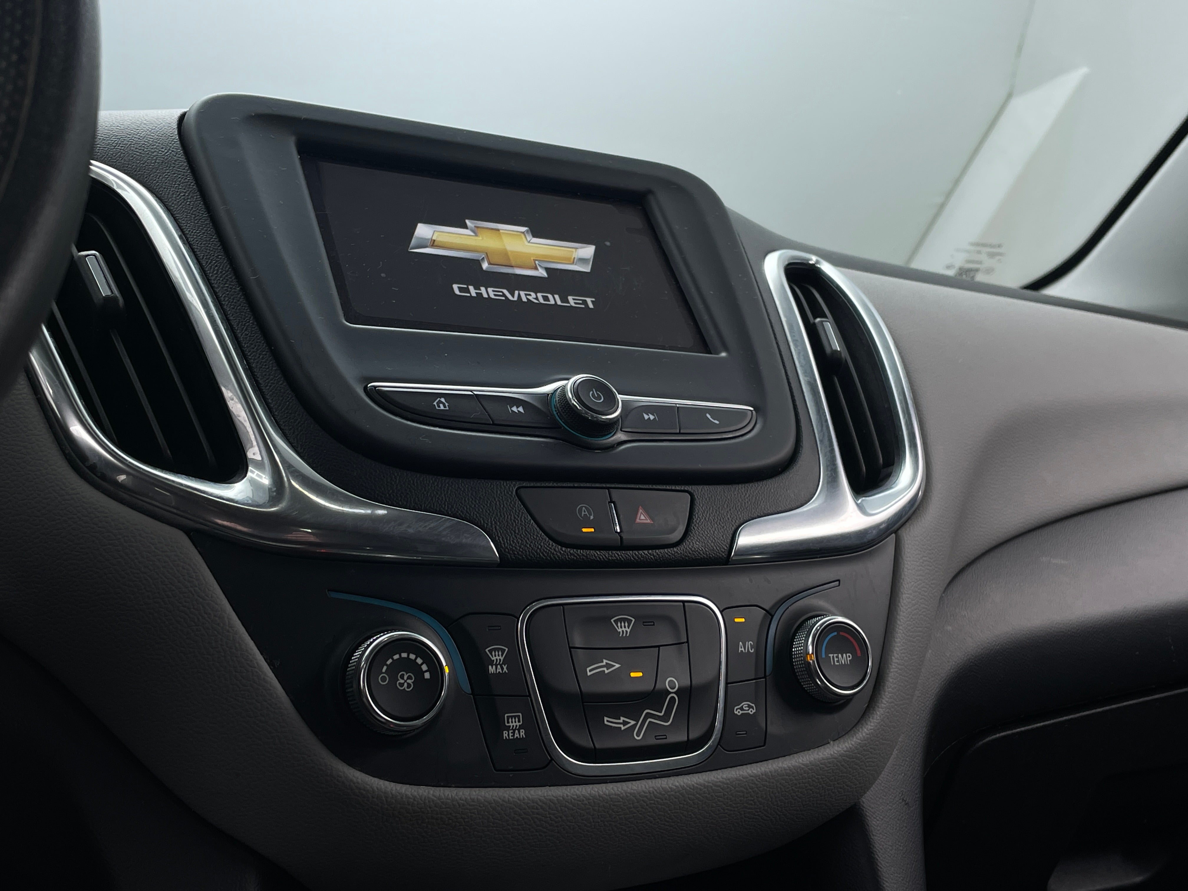 2022 Chevrolet Equinox LS 4
