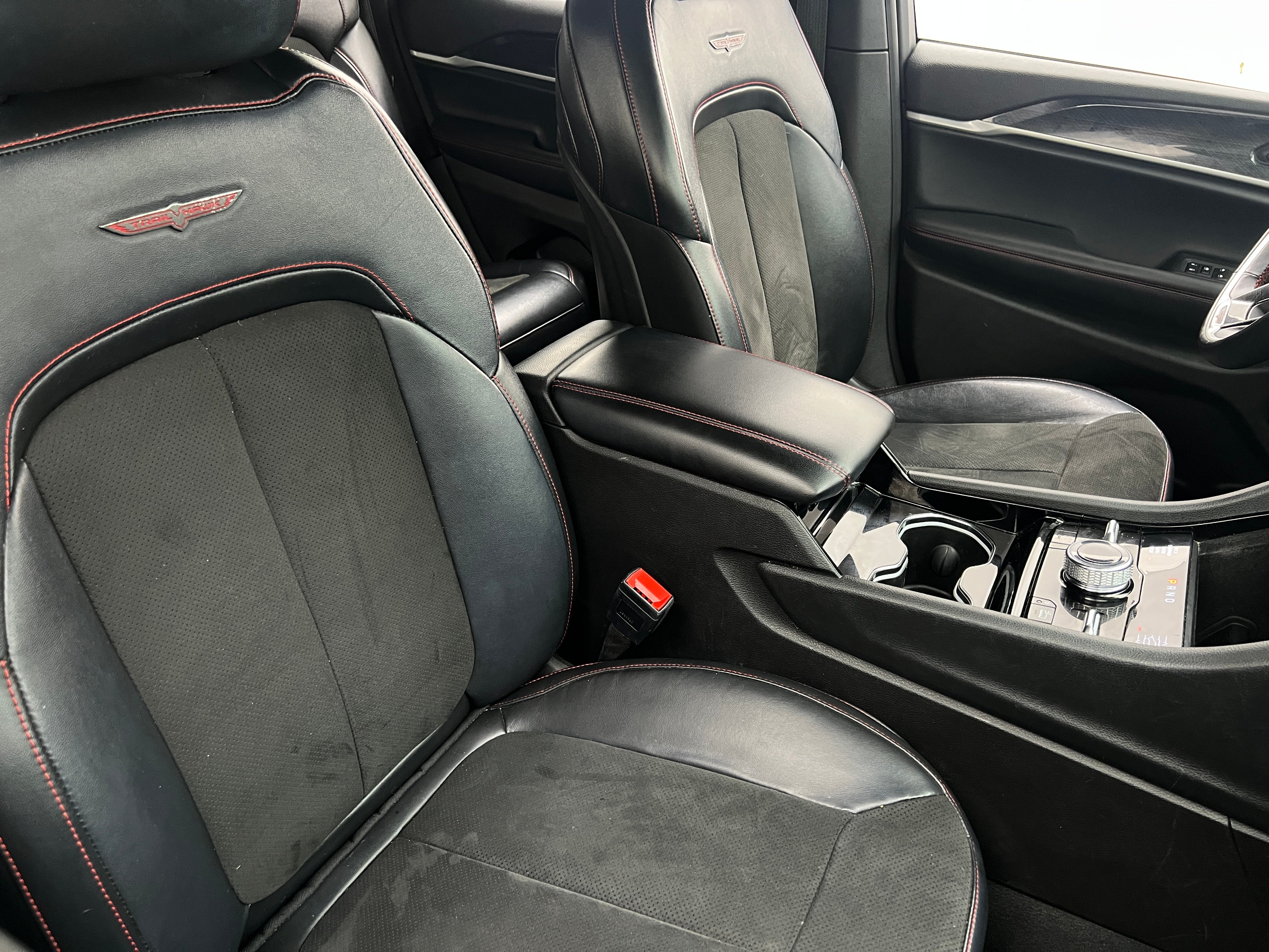 2022 Jeep Grand Cherokee Trailhawk 2