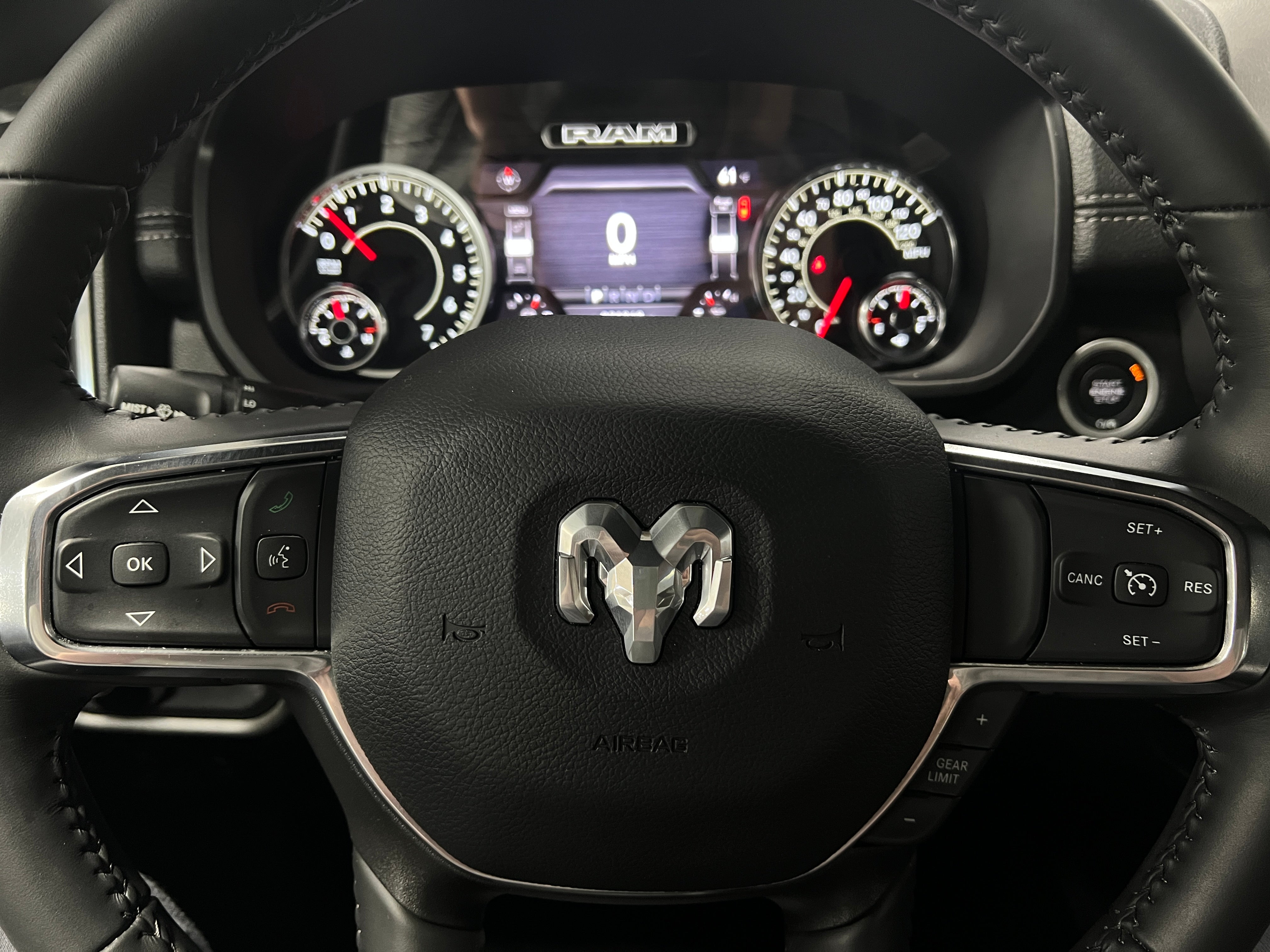 2024 RAM 1500 Laramie 4
