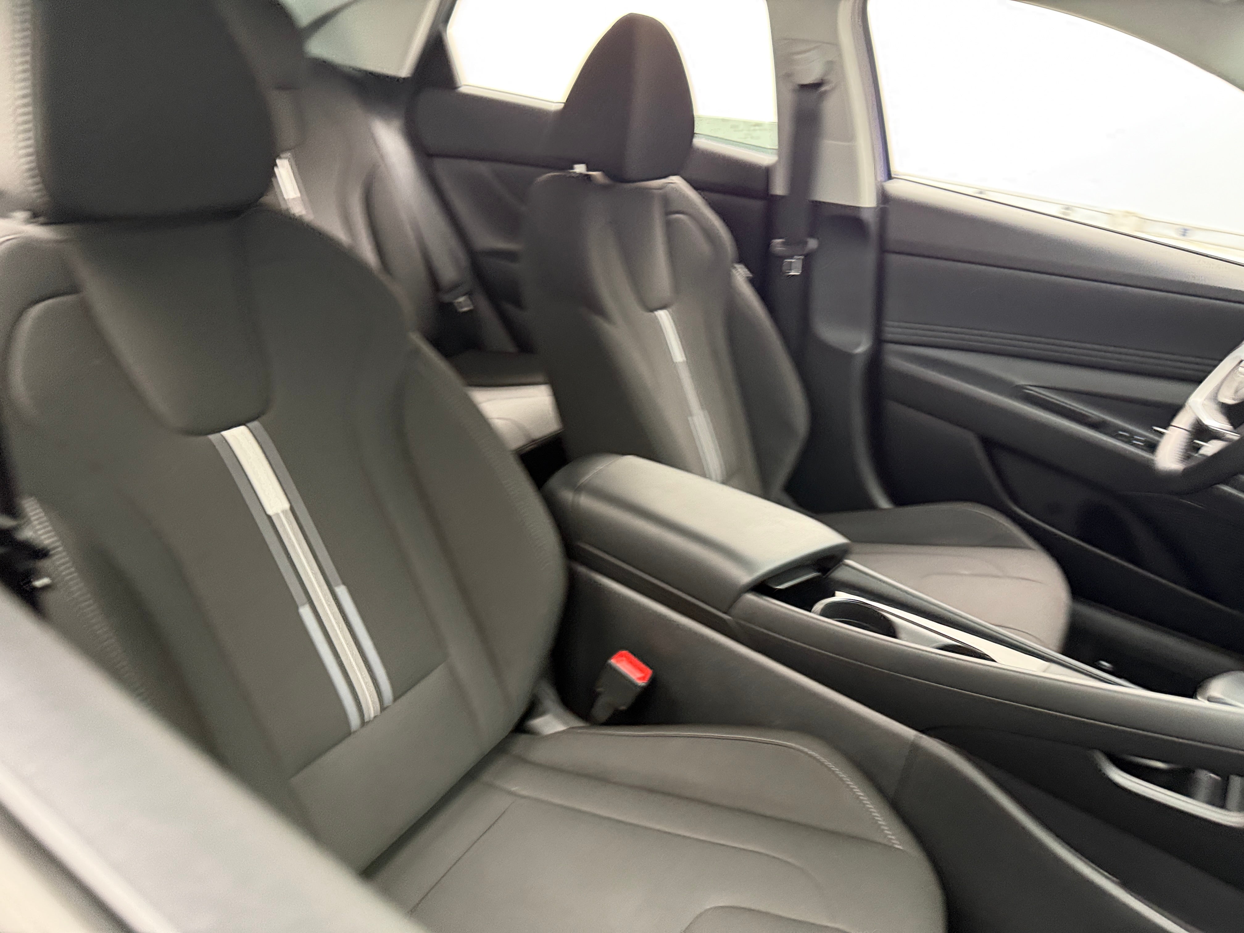 2023 Hyundai Elantra SEL 2