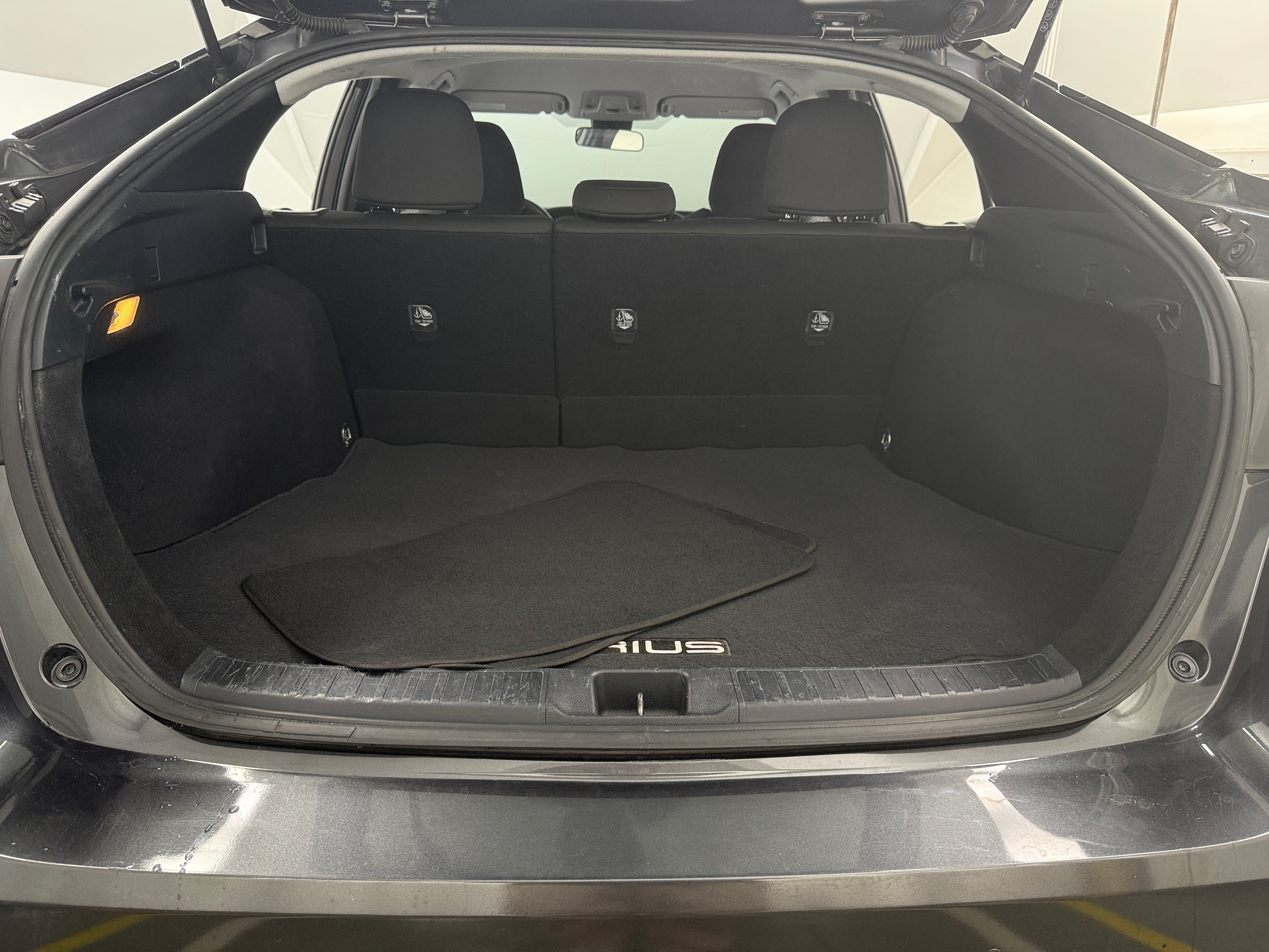 2019 Toyota Prius LE 7