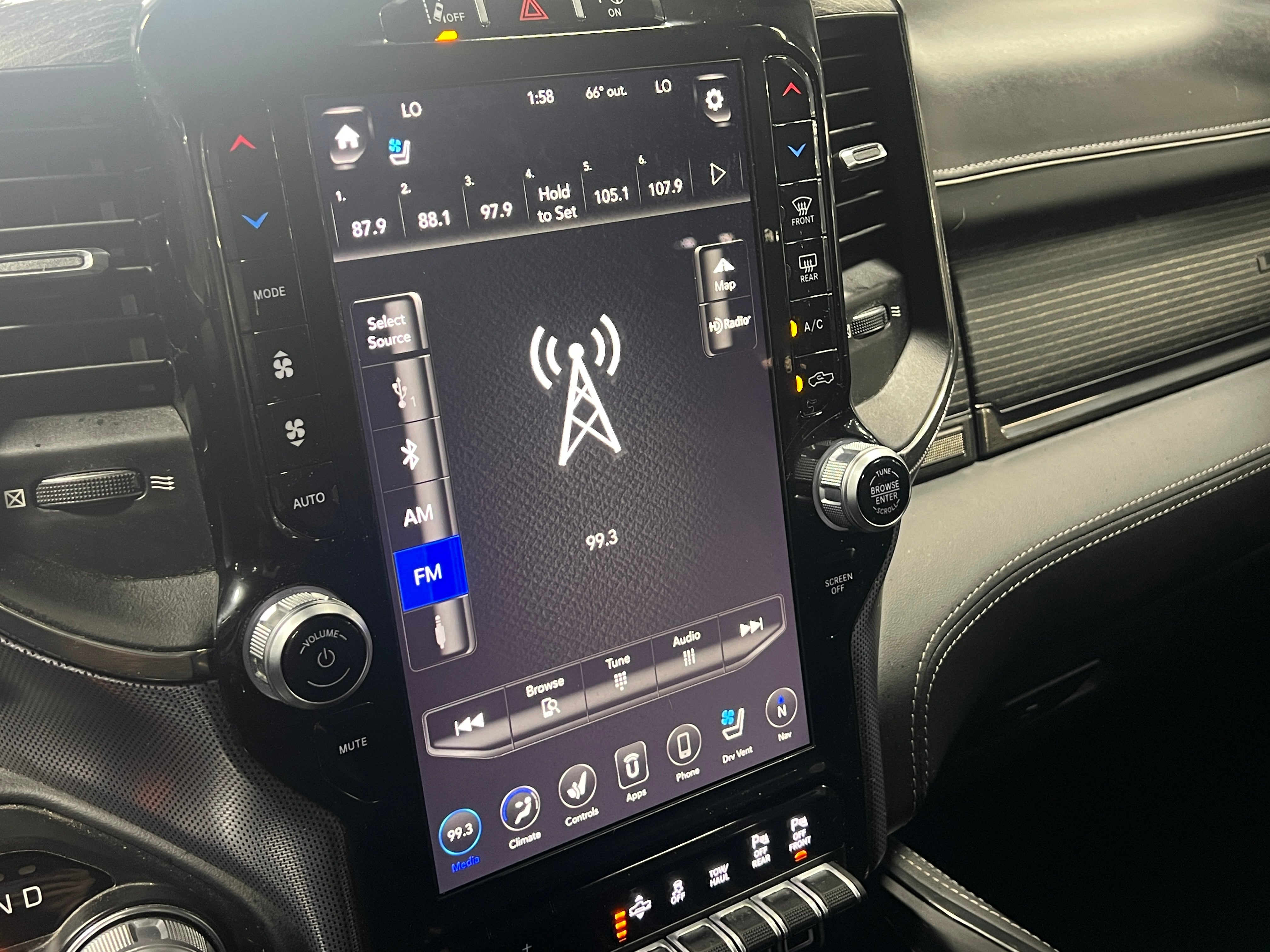 2019 RAM 1500 Limited 3