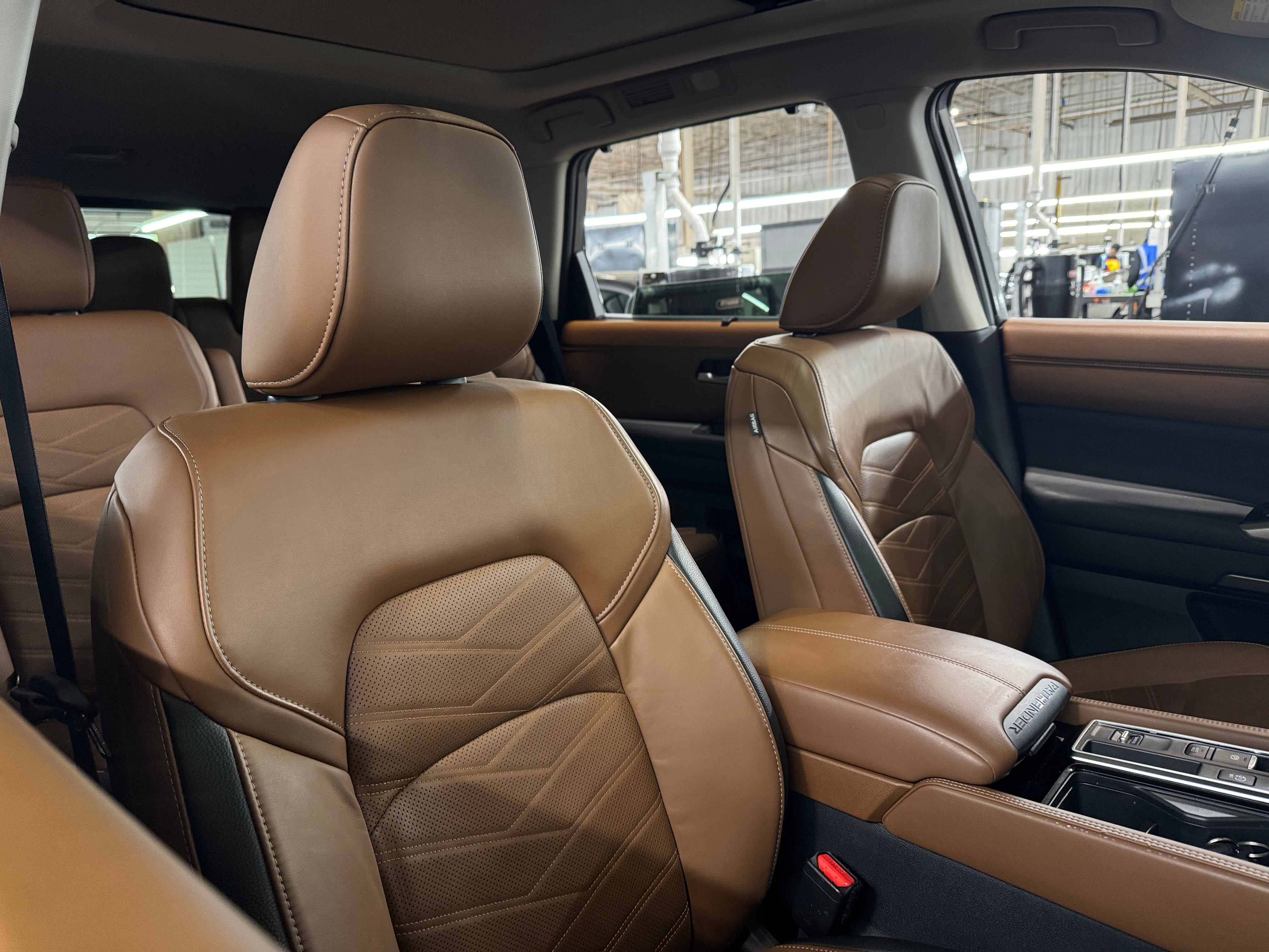 2022 Nissan Pathfinder Platinum 2