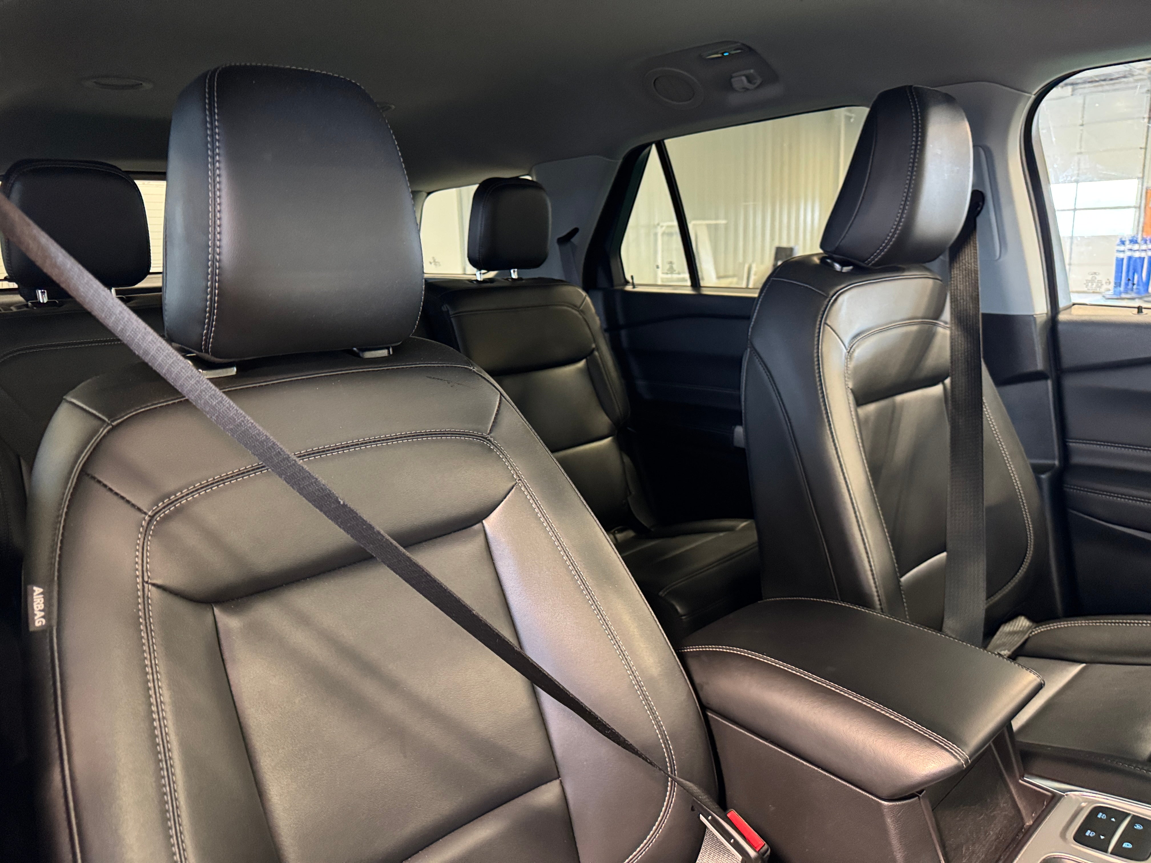 2024 Ford Explorer XLT 2