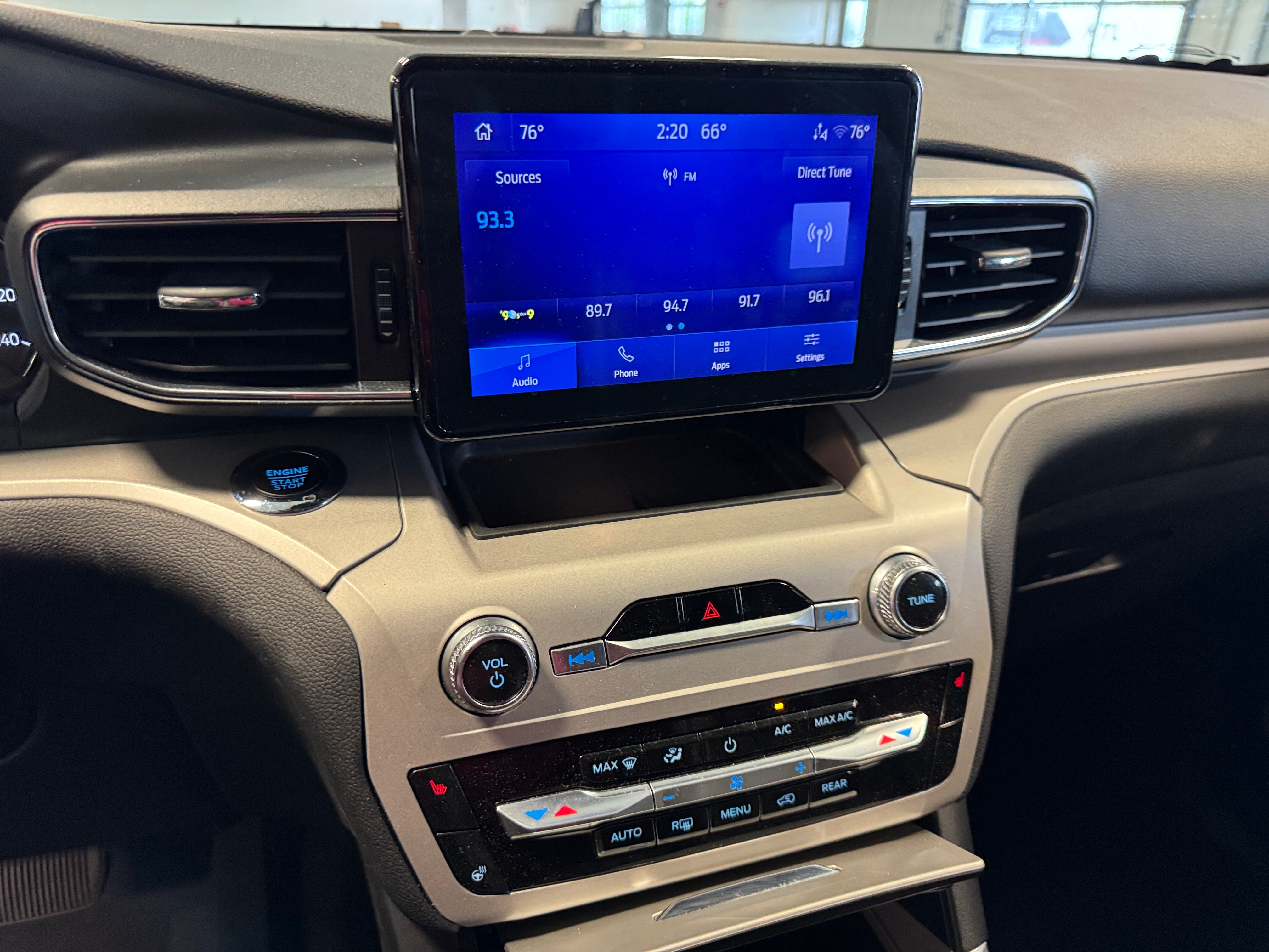 2024 Ford Explorer XLT 4