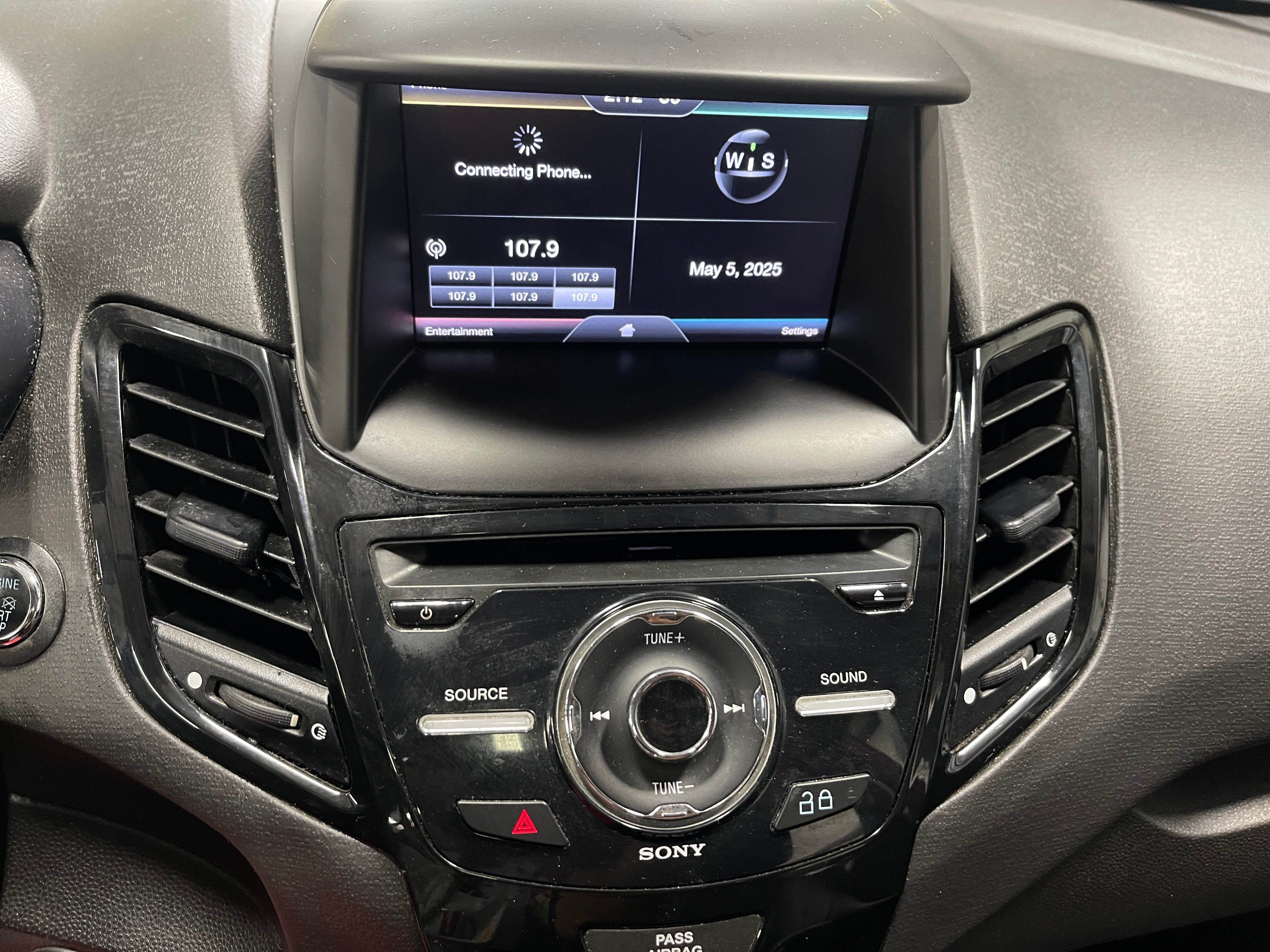 2014 Ford Fiesta Titanium 3