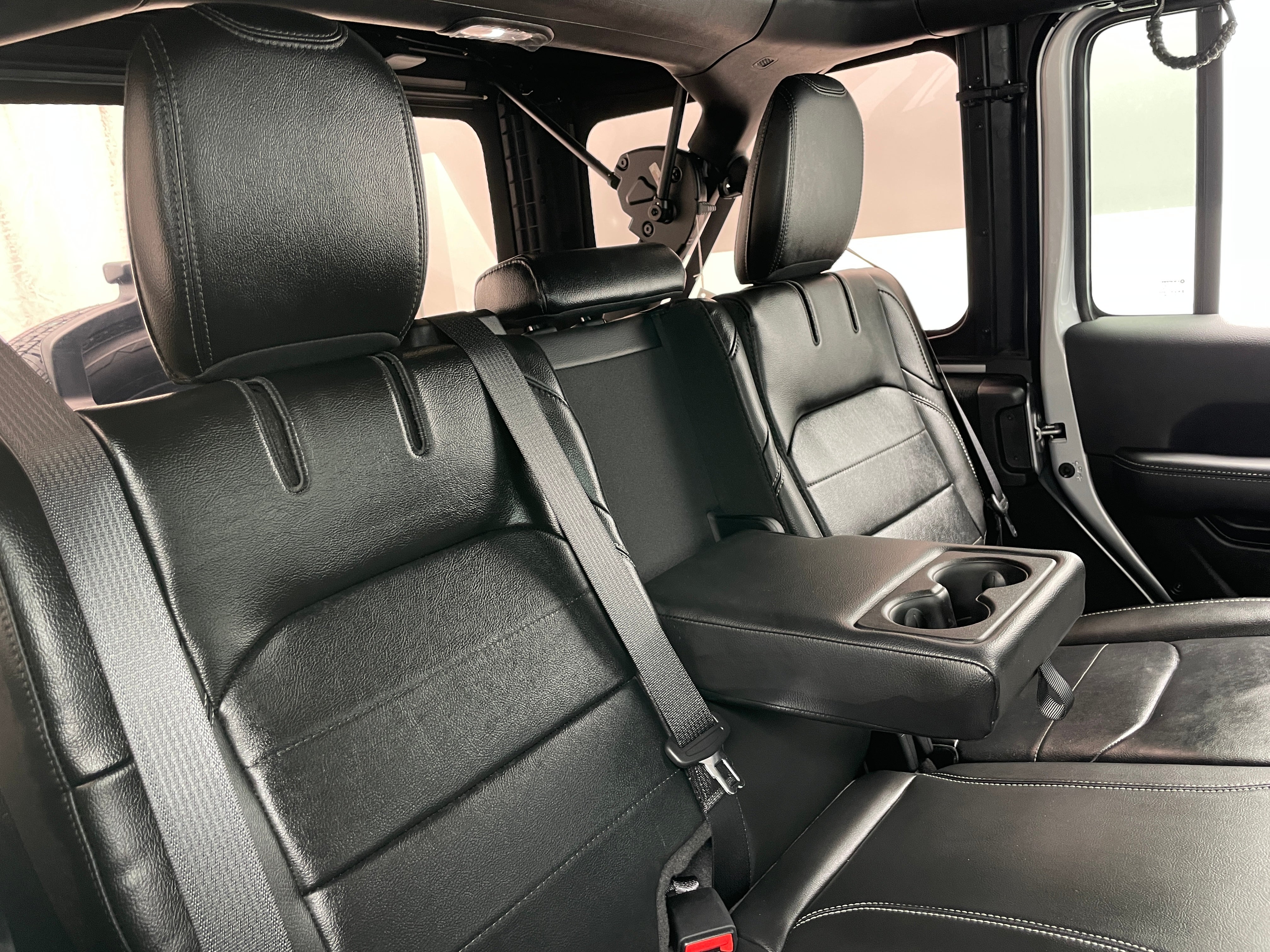 2022 Jeep Wrangler Unlimited Sahara 4xe 5