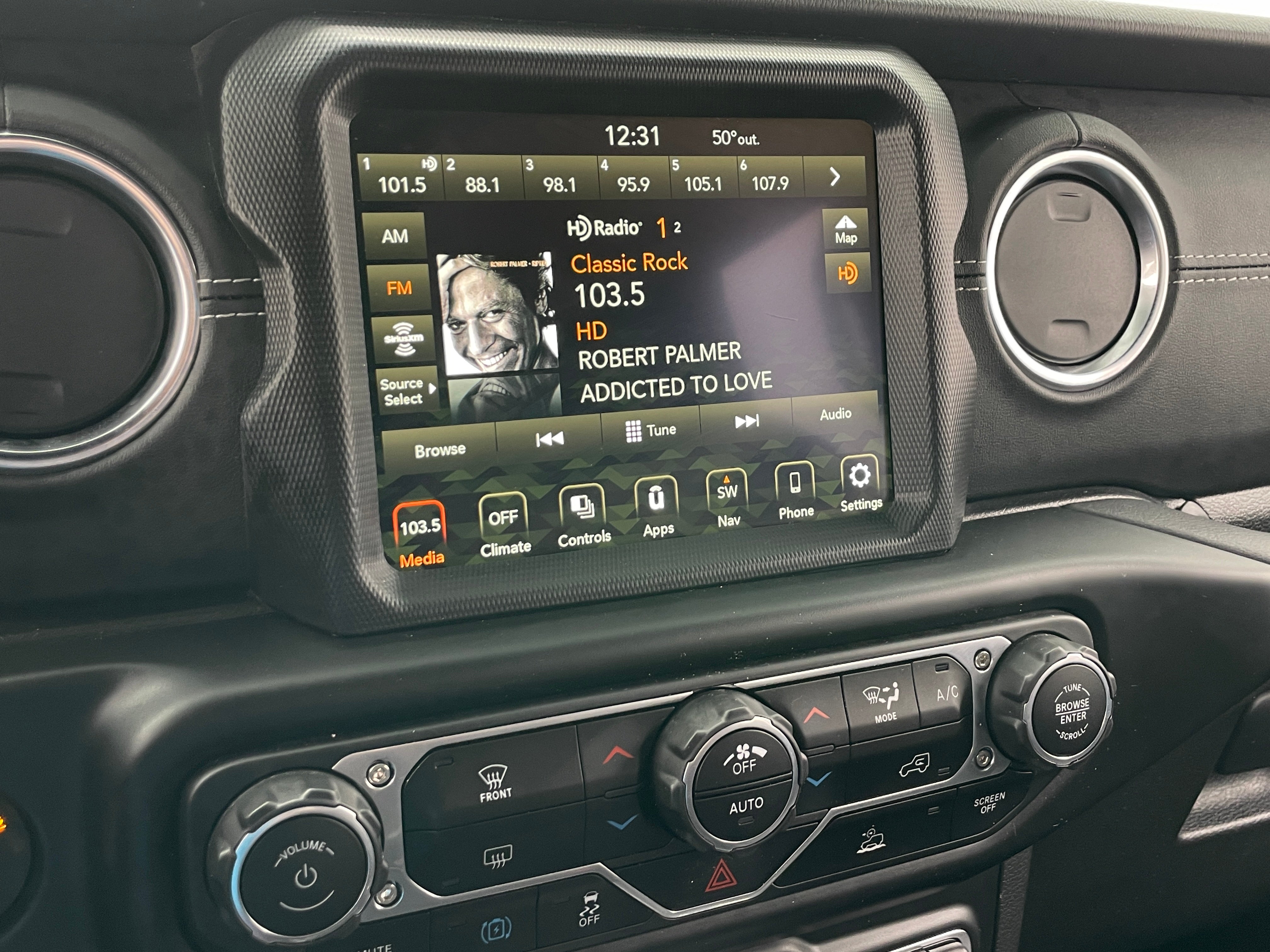 2022 Jeep Wrangler Unlimited Sahara 4xe 3