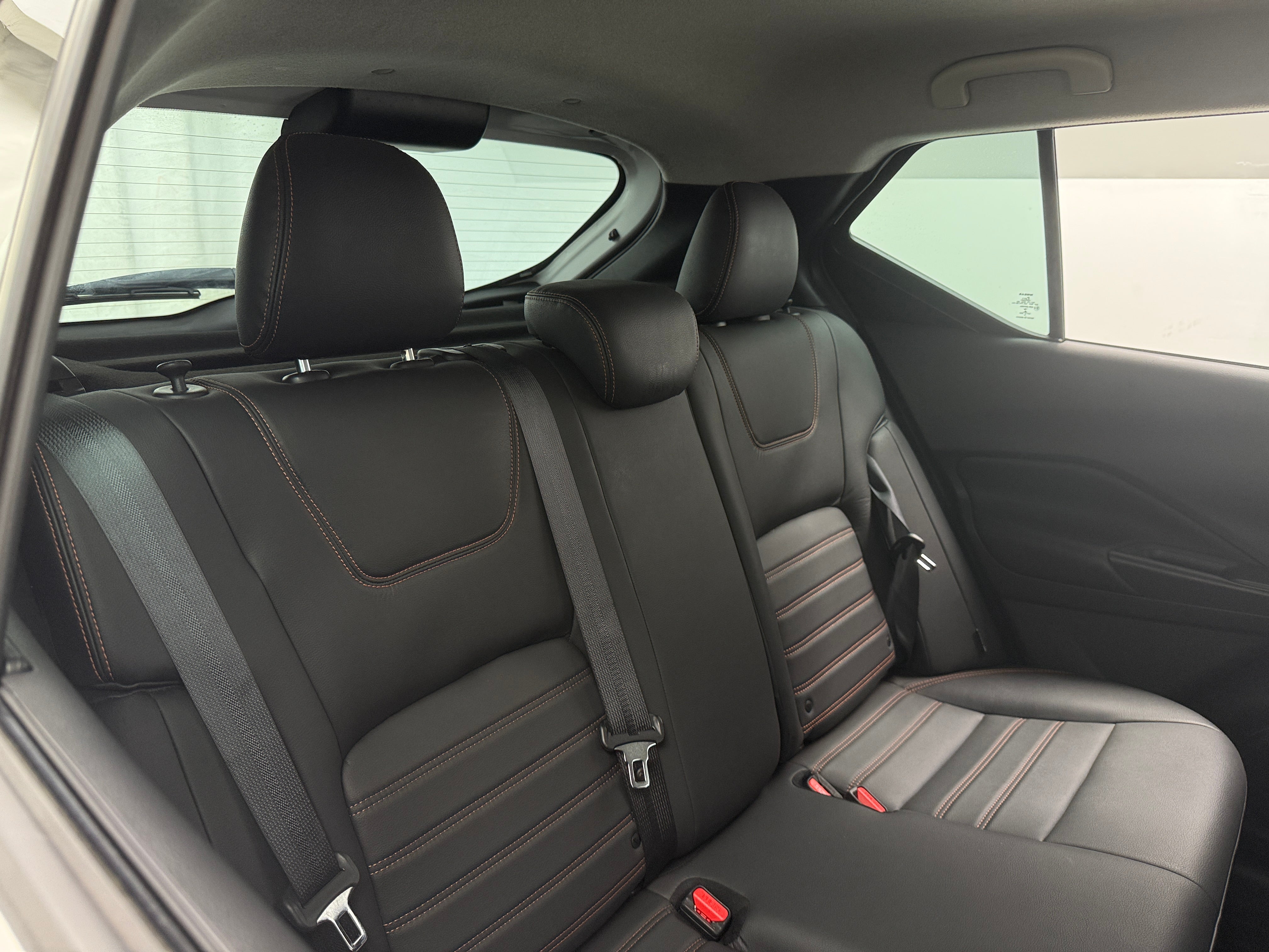 2020 Nissan Kicks SR 5
