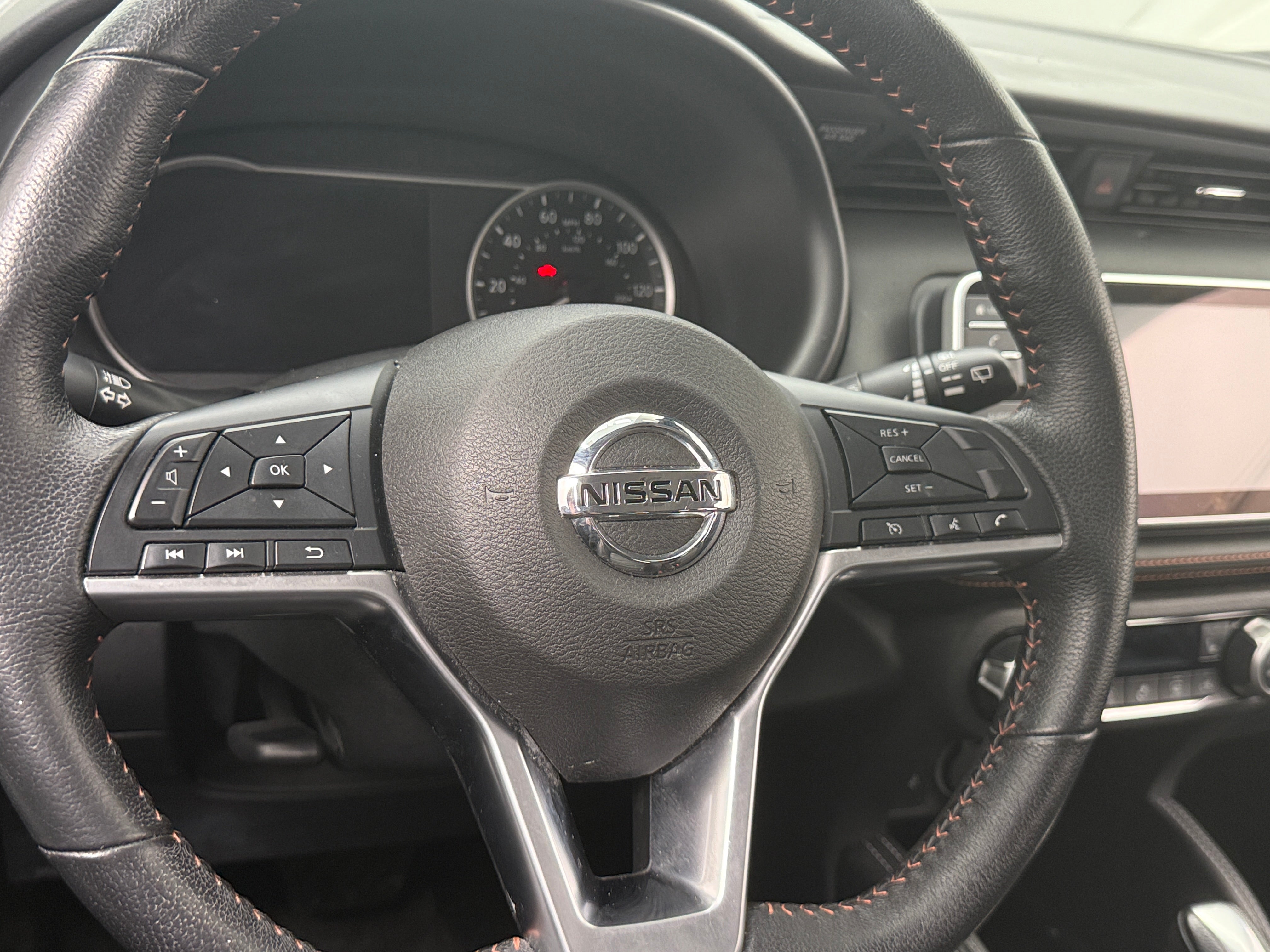 2020 Nissan Kicks SR 4
