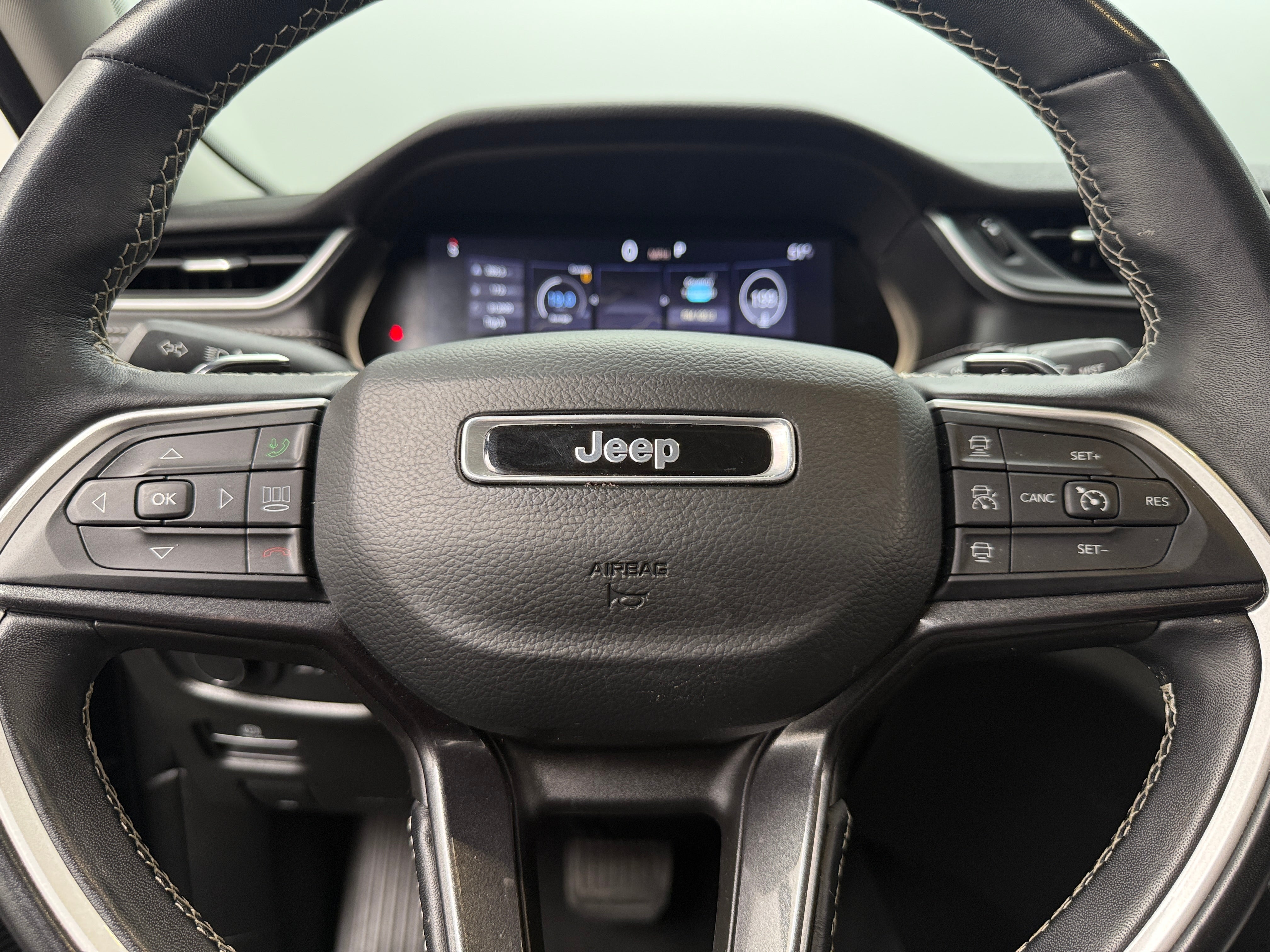 2022 Jeep Grand Cherokee L Laredo 5