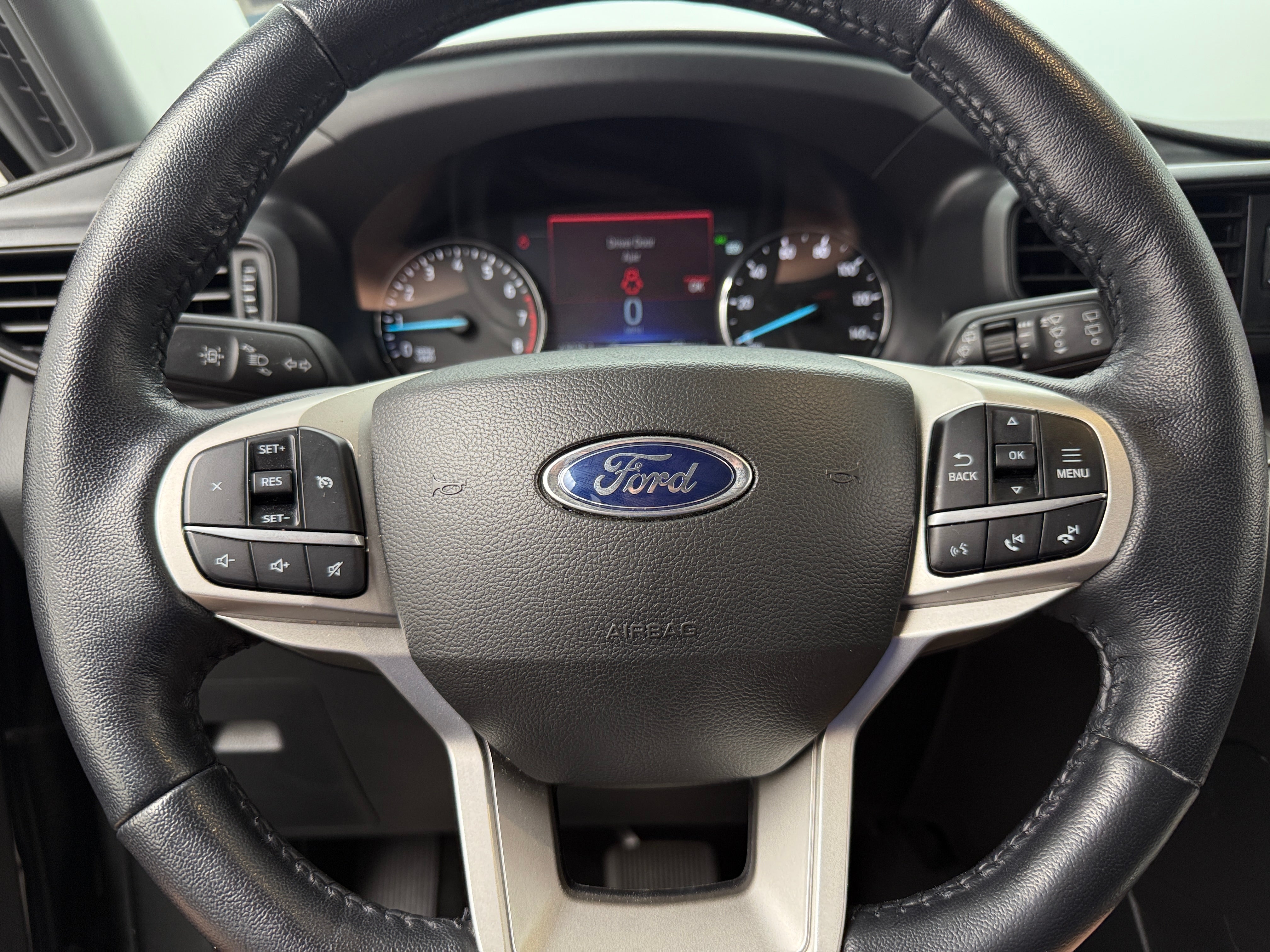 2022 Ford Explorer XLT 4