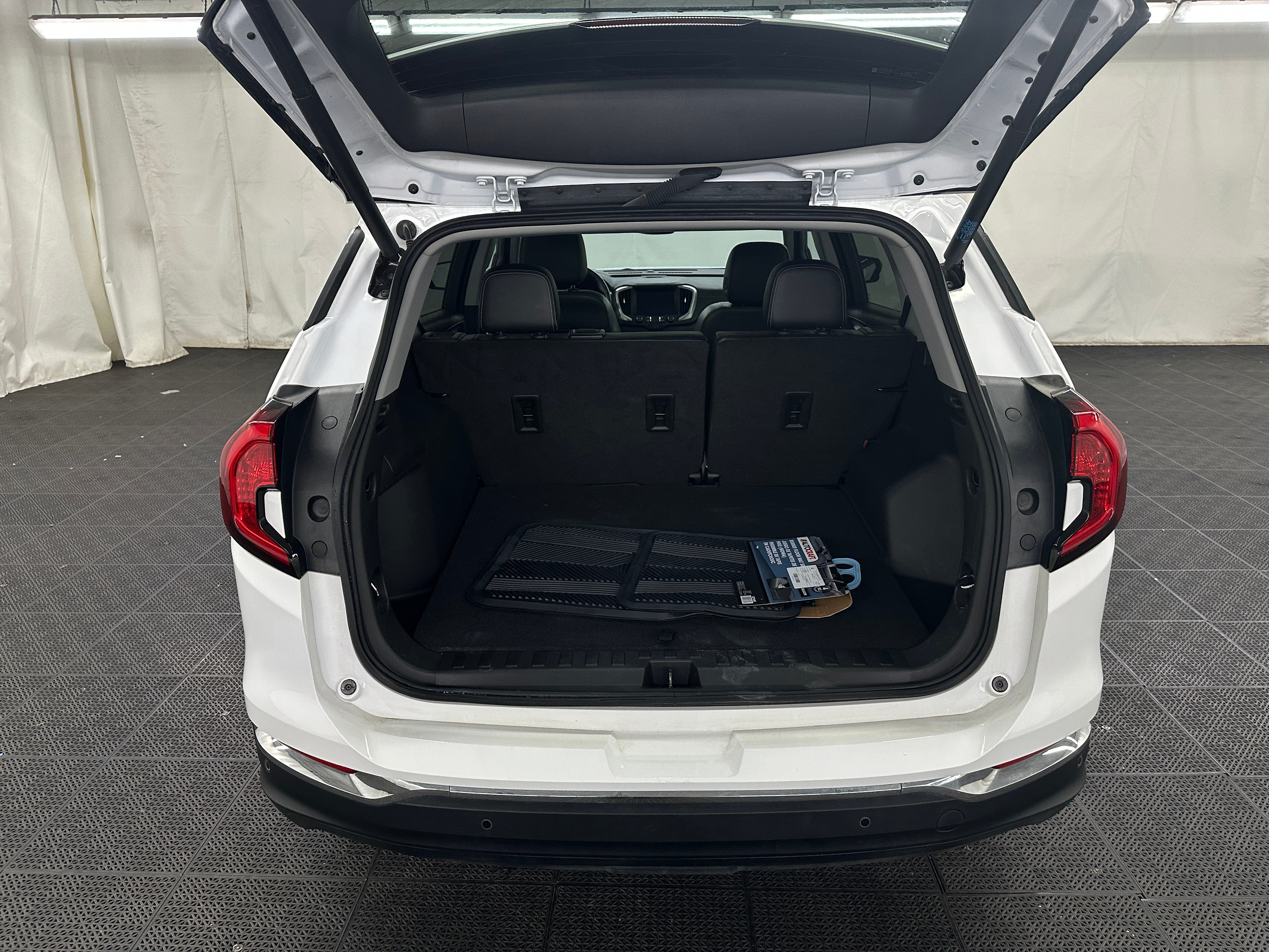2022 GMC Terrain SLT 6
