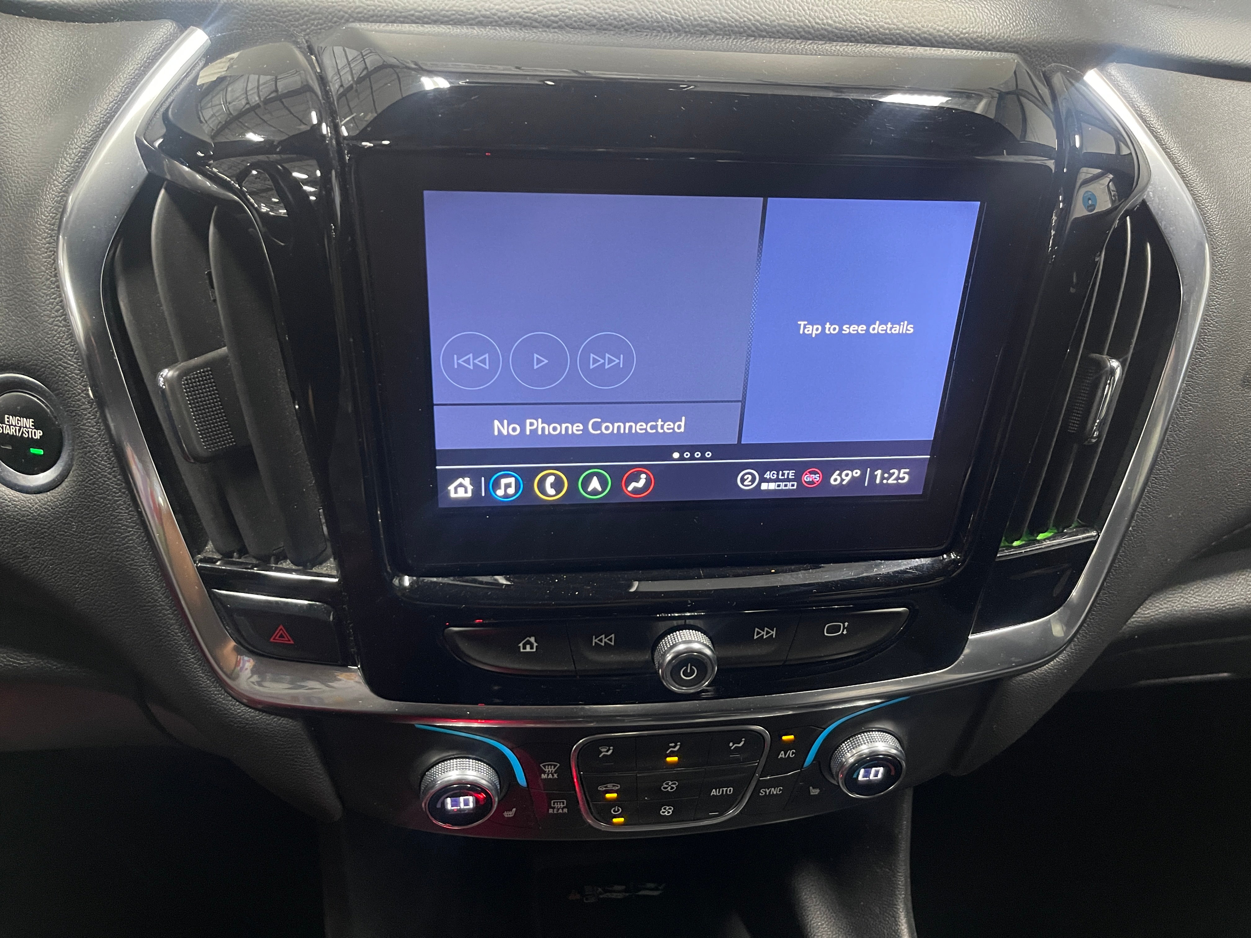 2022 Chevrolet Traverse RS 3