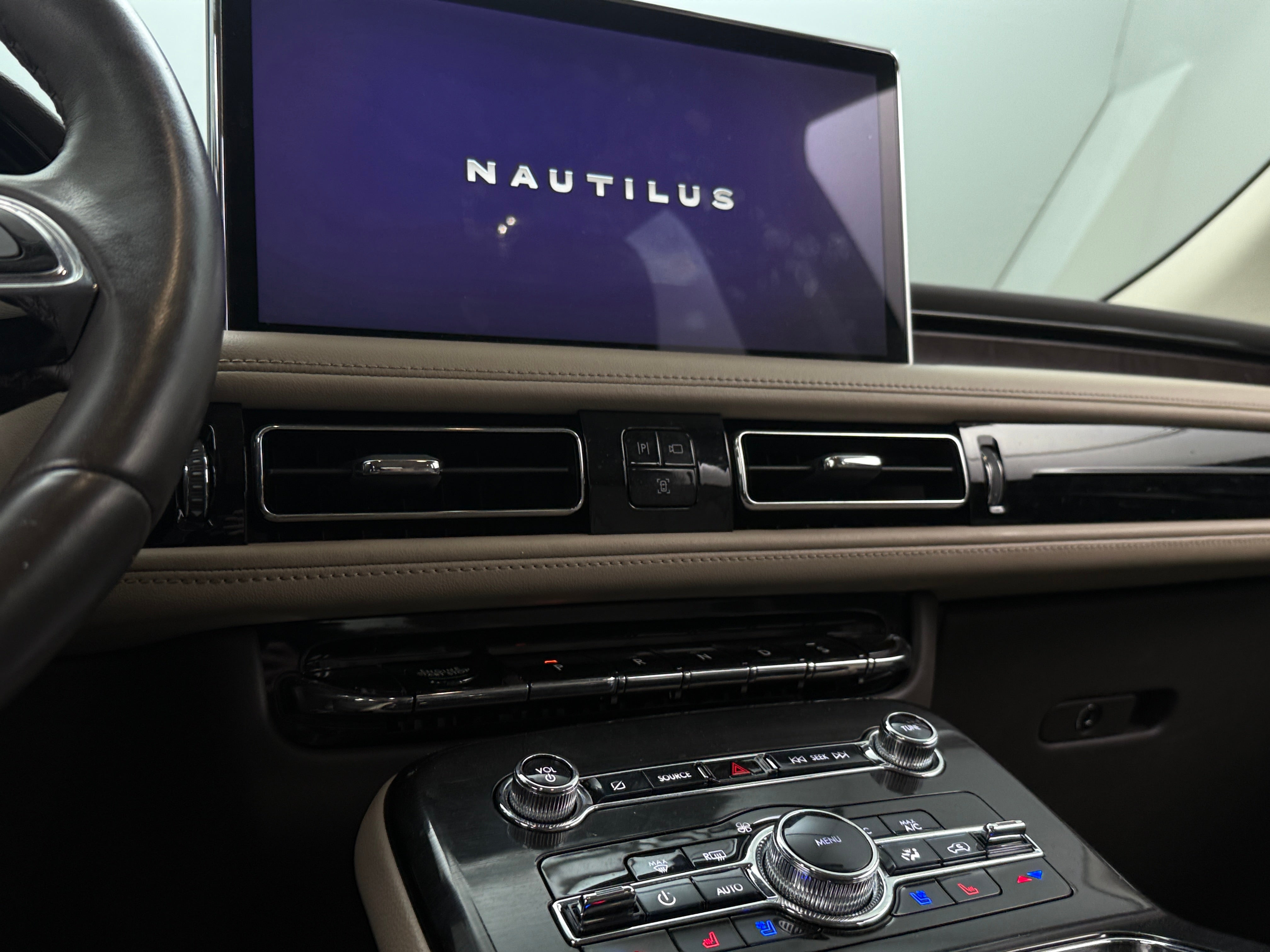 2022 Lincoln Nautilus Reserve 4