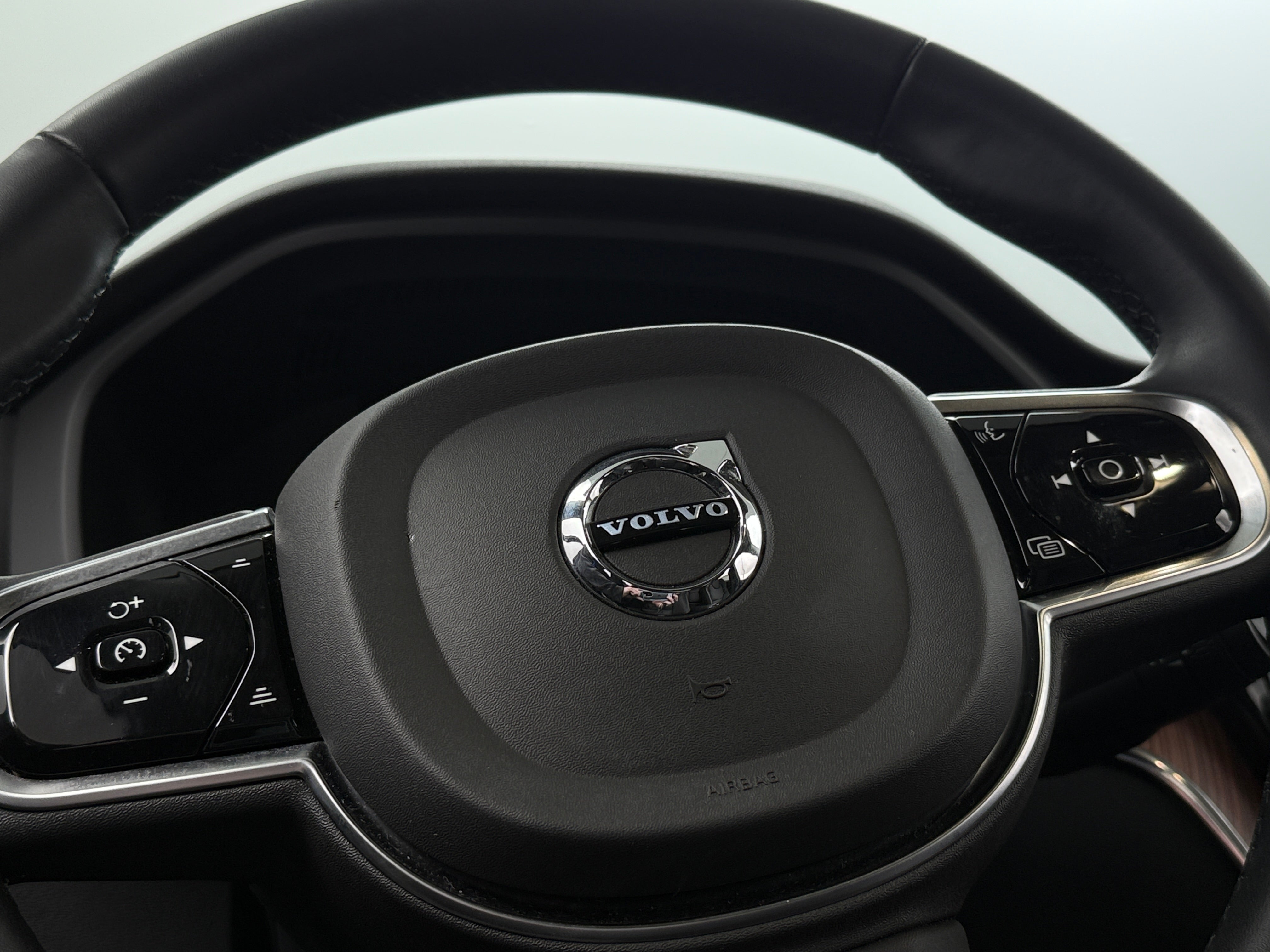 2023 Volvo XC60 B5 Plus 4