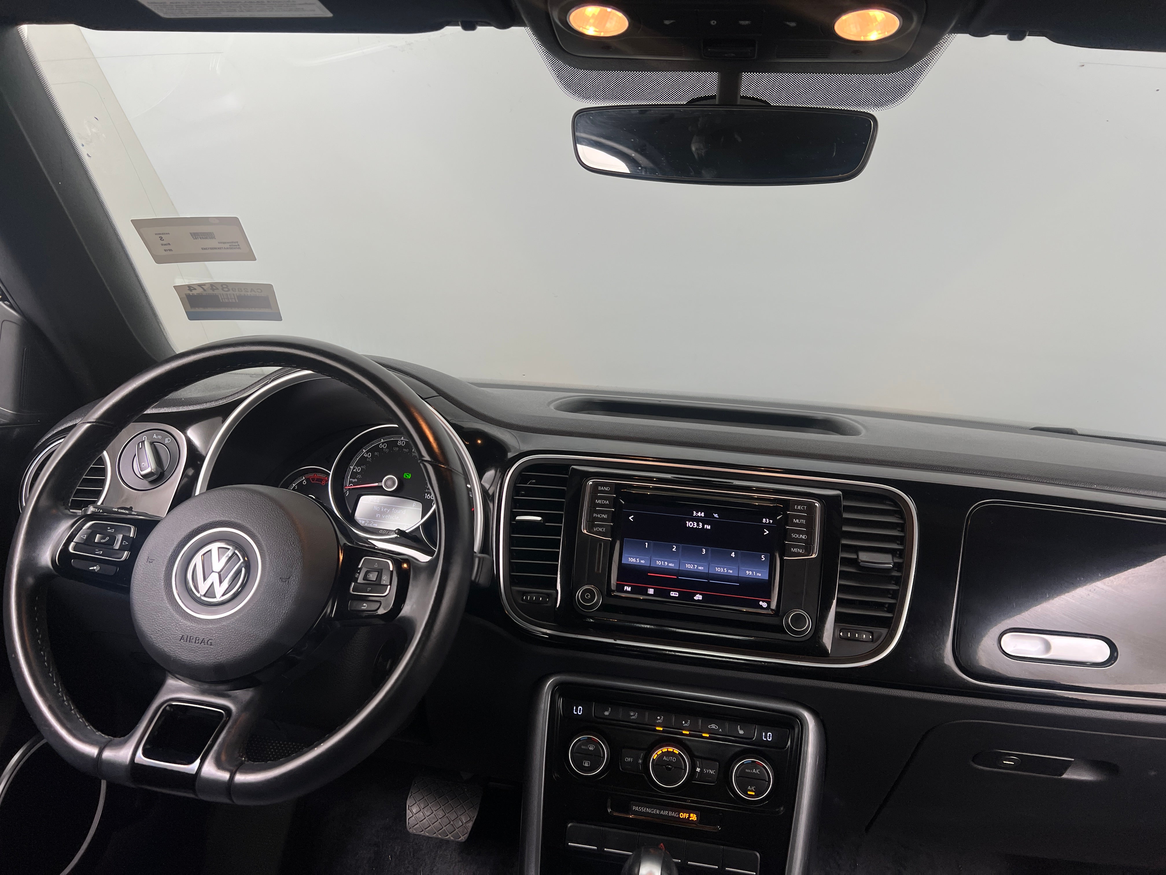 2019 Volkswagen Beetle SE 2