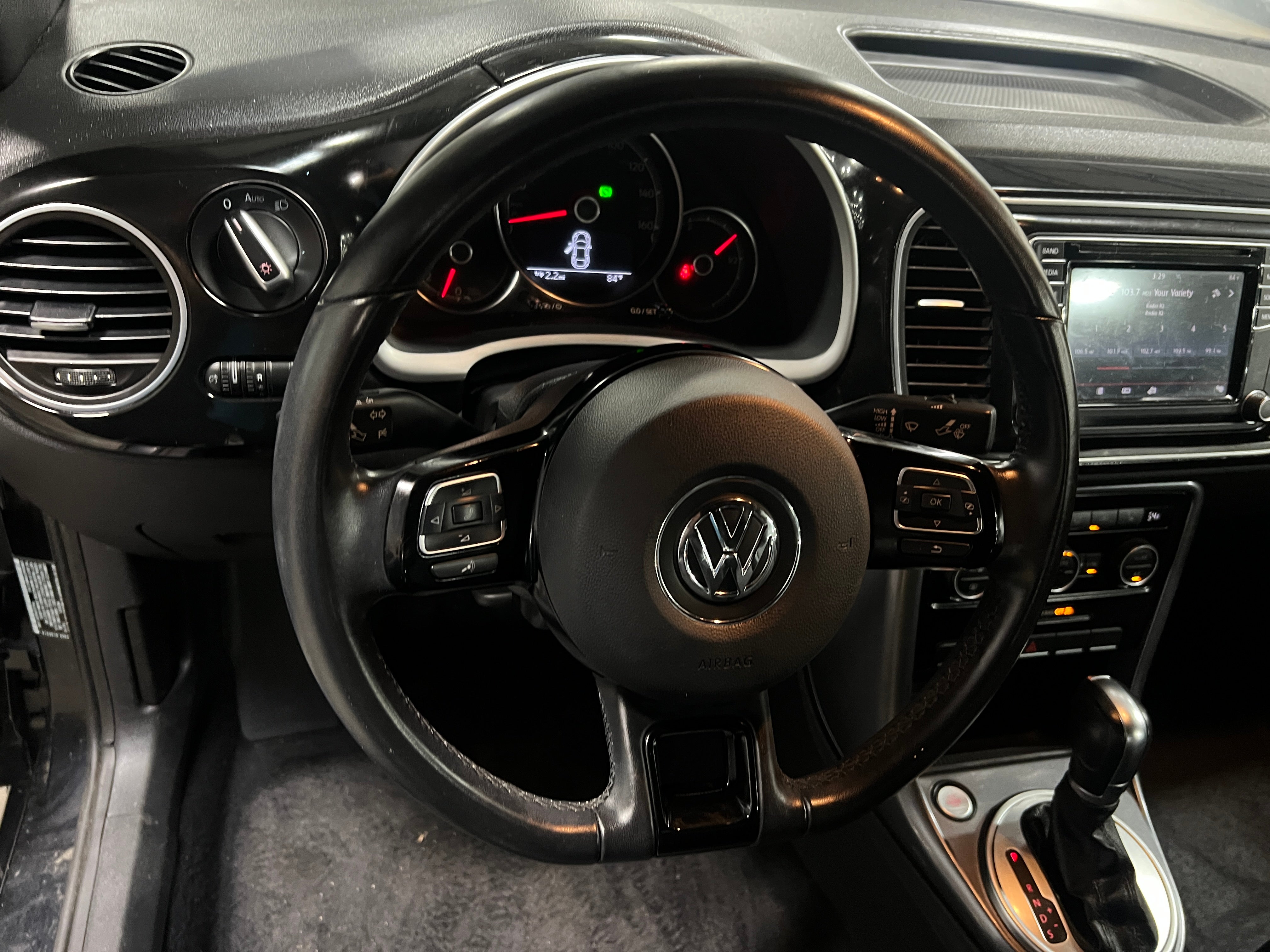 2019 Volkswagen Beetle SE 4
