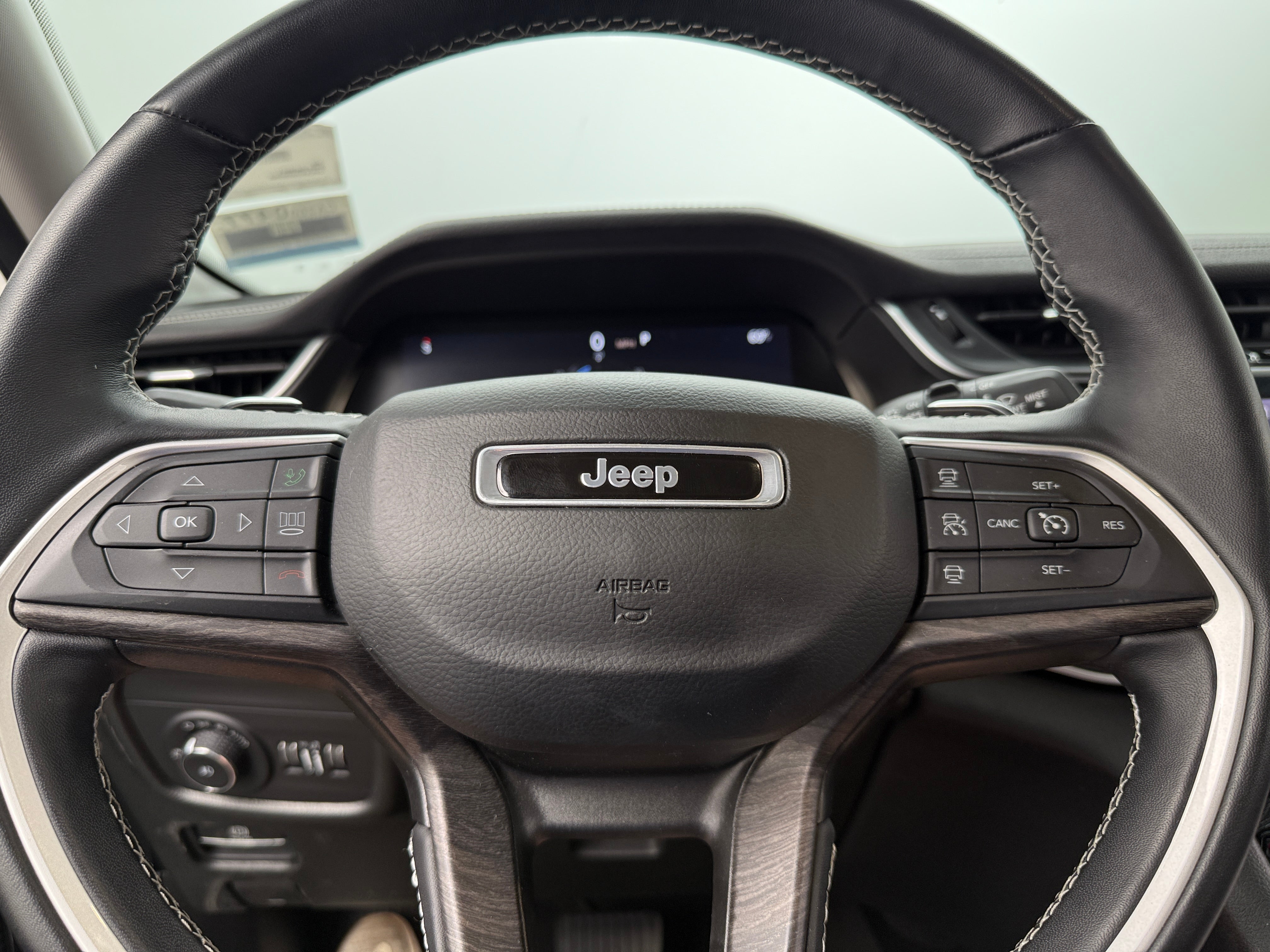 2022 Jeep Grand Cherokee L Limited Edition 4