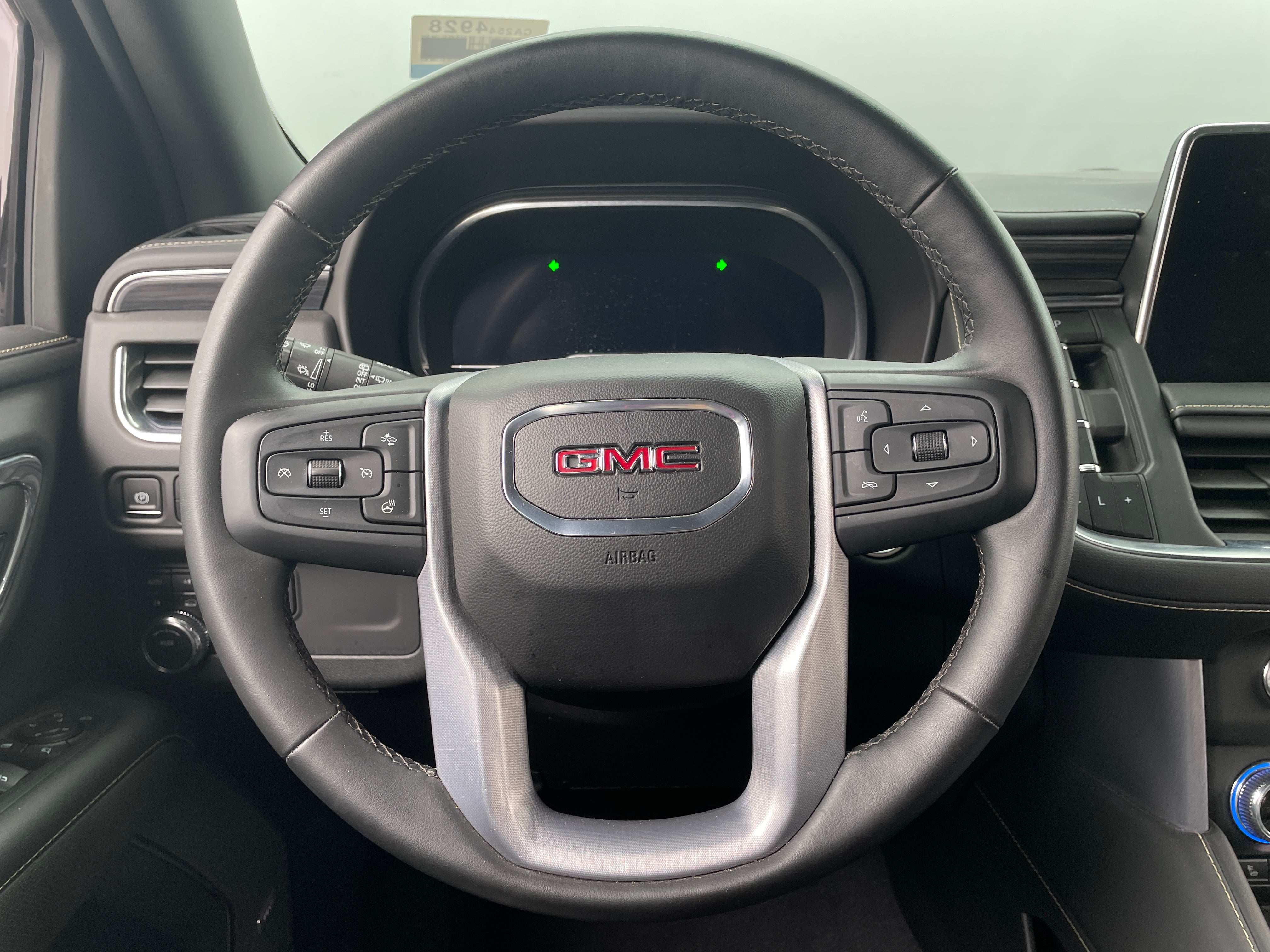2023 GMC Yukon SLT 4