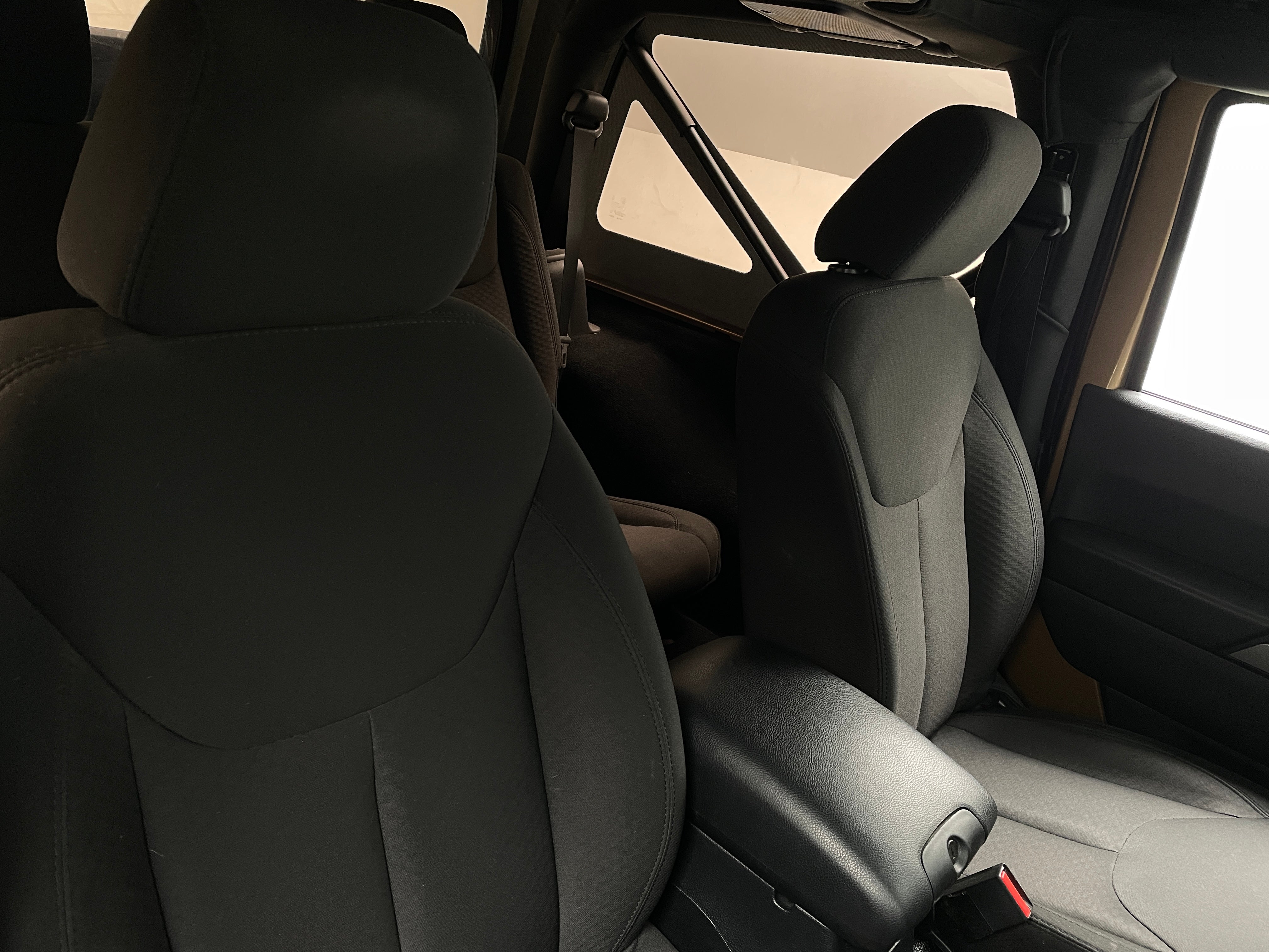2015 Jeep Wrangler Sport 2