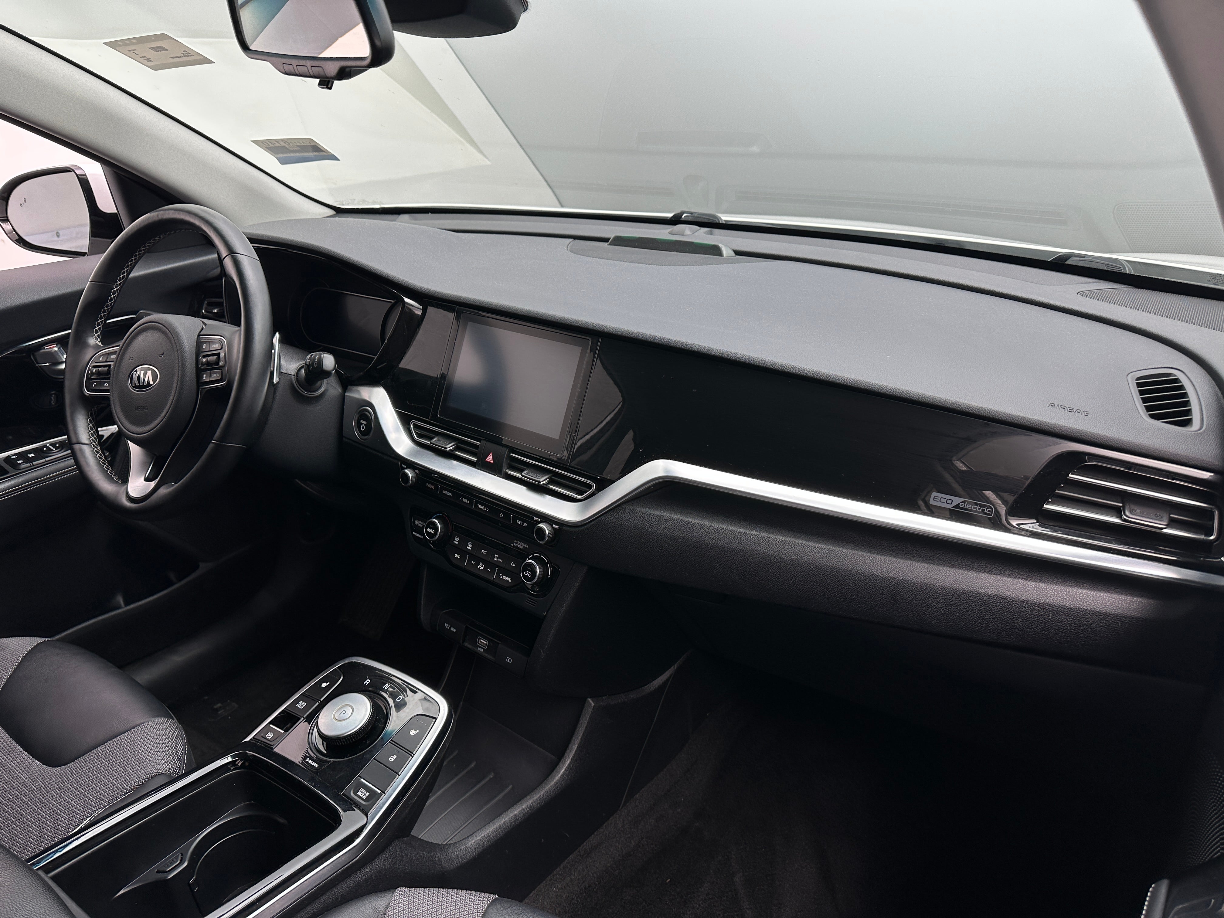 2020 Kia Niro EX 2