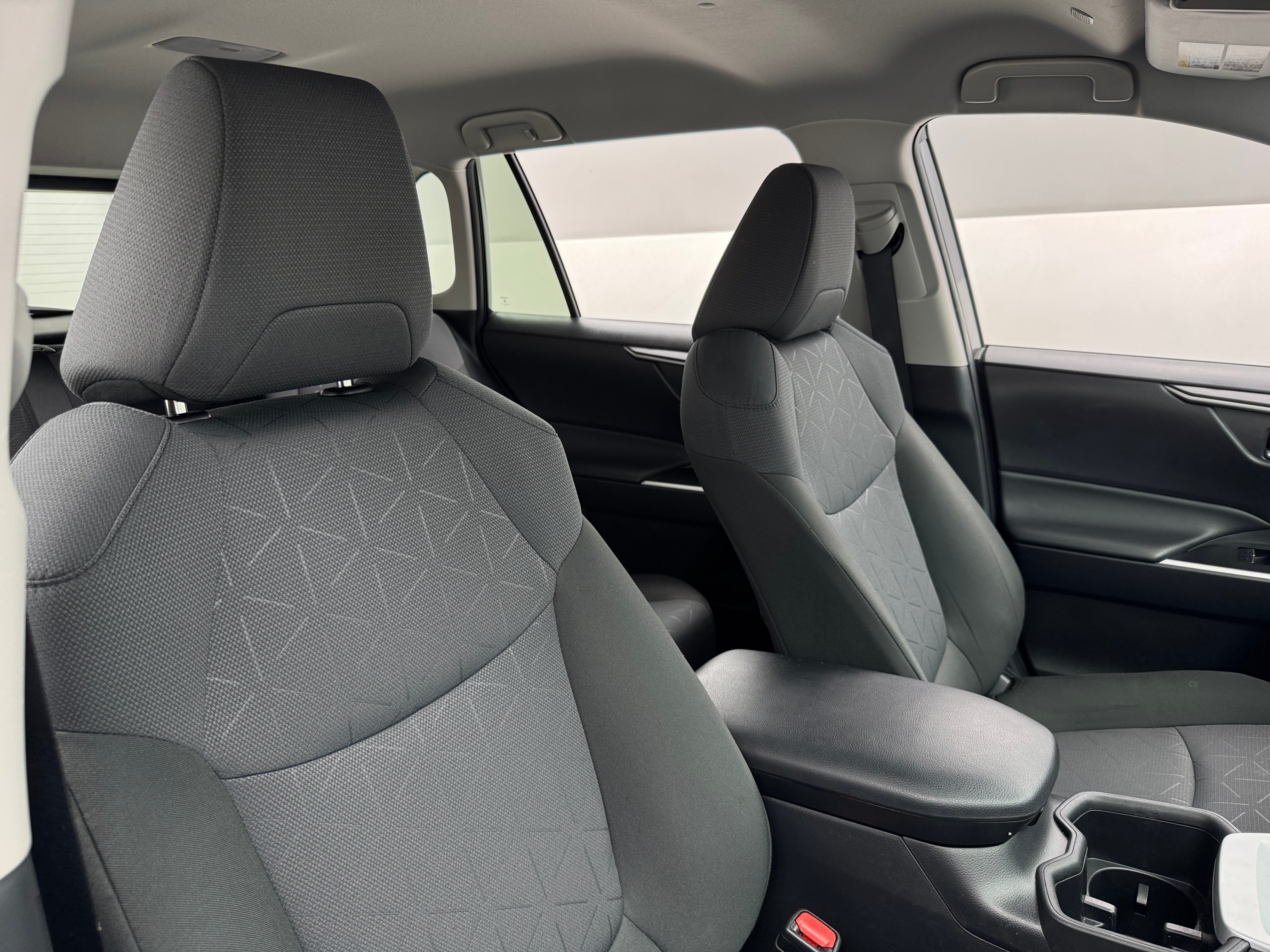 2024 Toyota RAV4 XLE 2