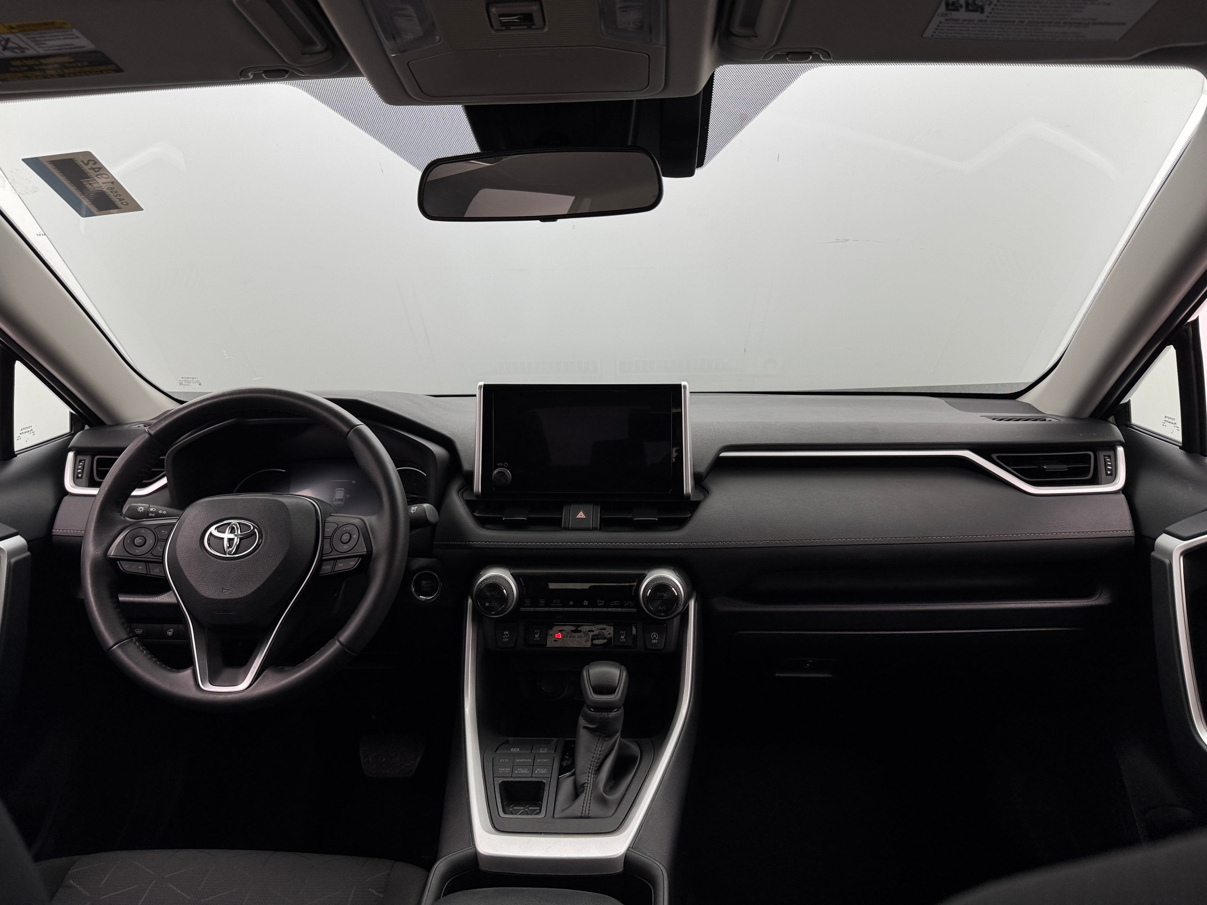 2024 Toyota RAV4 XLE 3