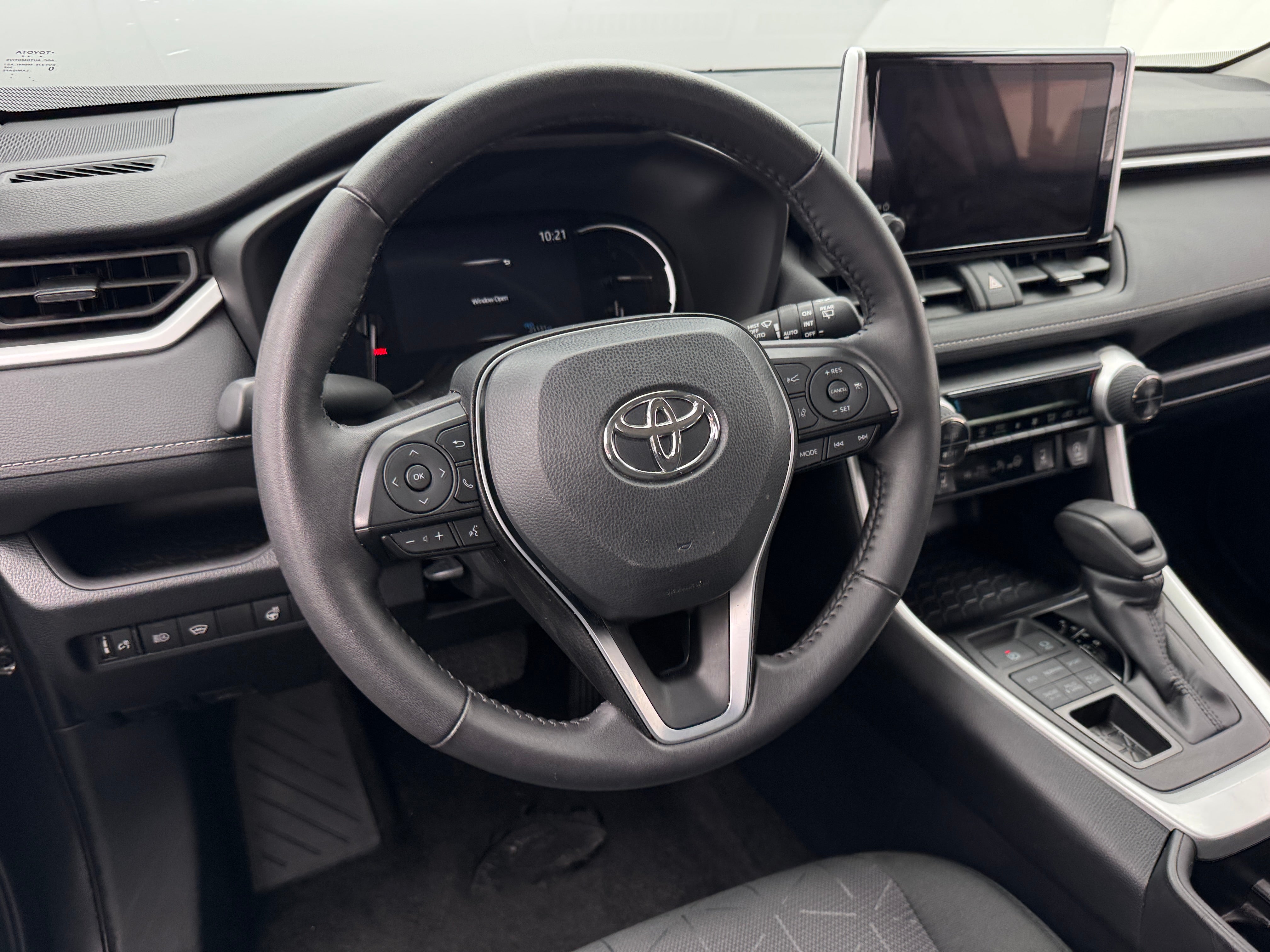 2024 Toyota RAV4 XLE 5
