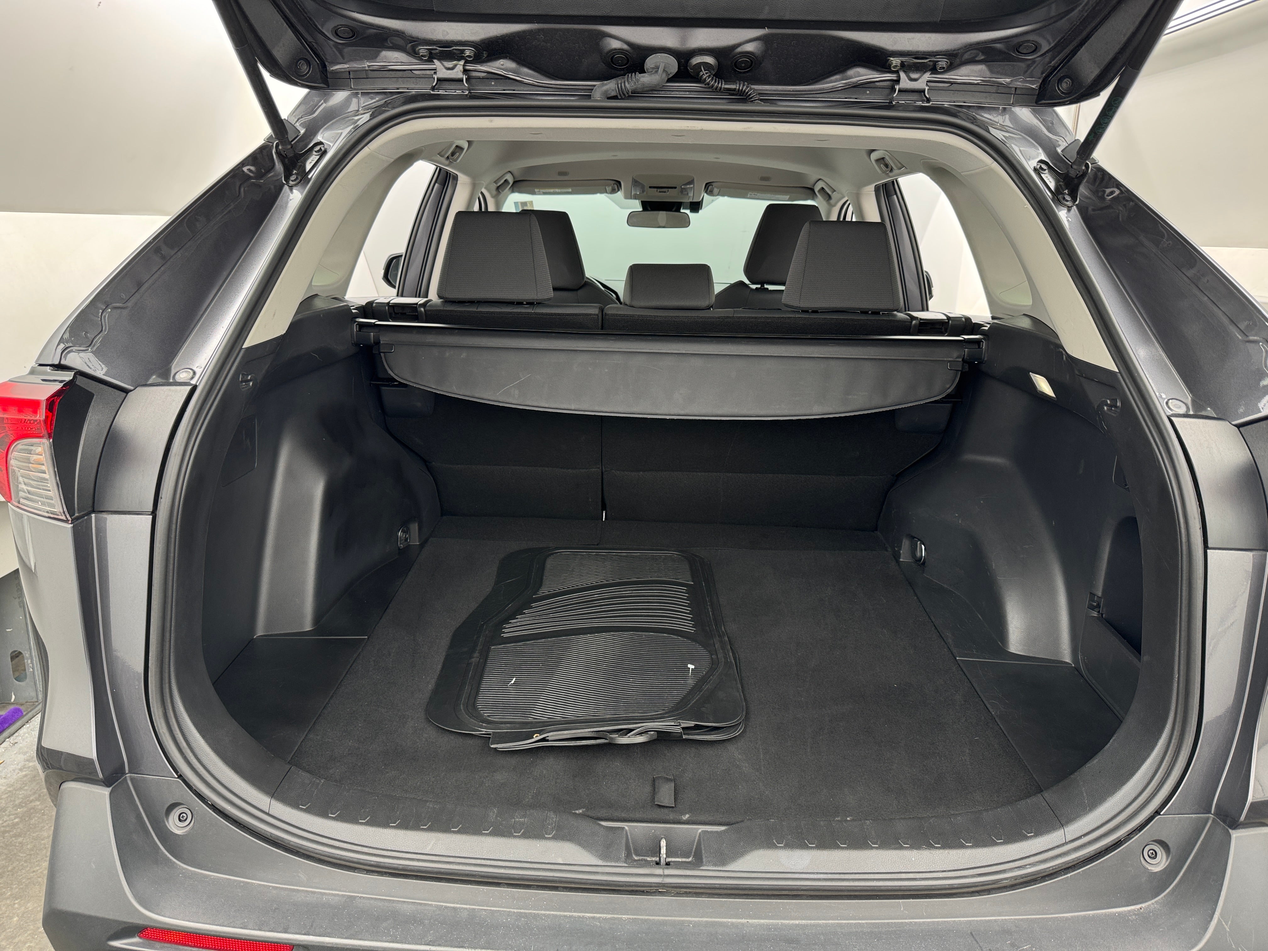 2024 Toyota RAV4 XLE 7
