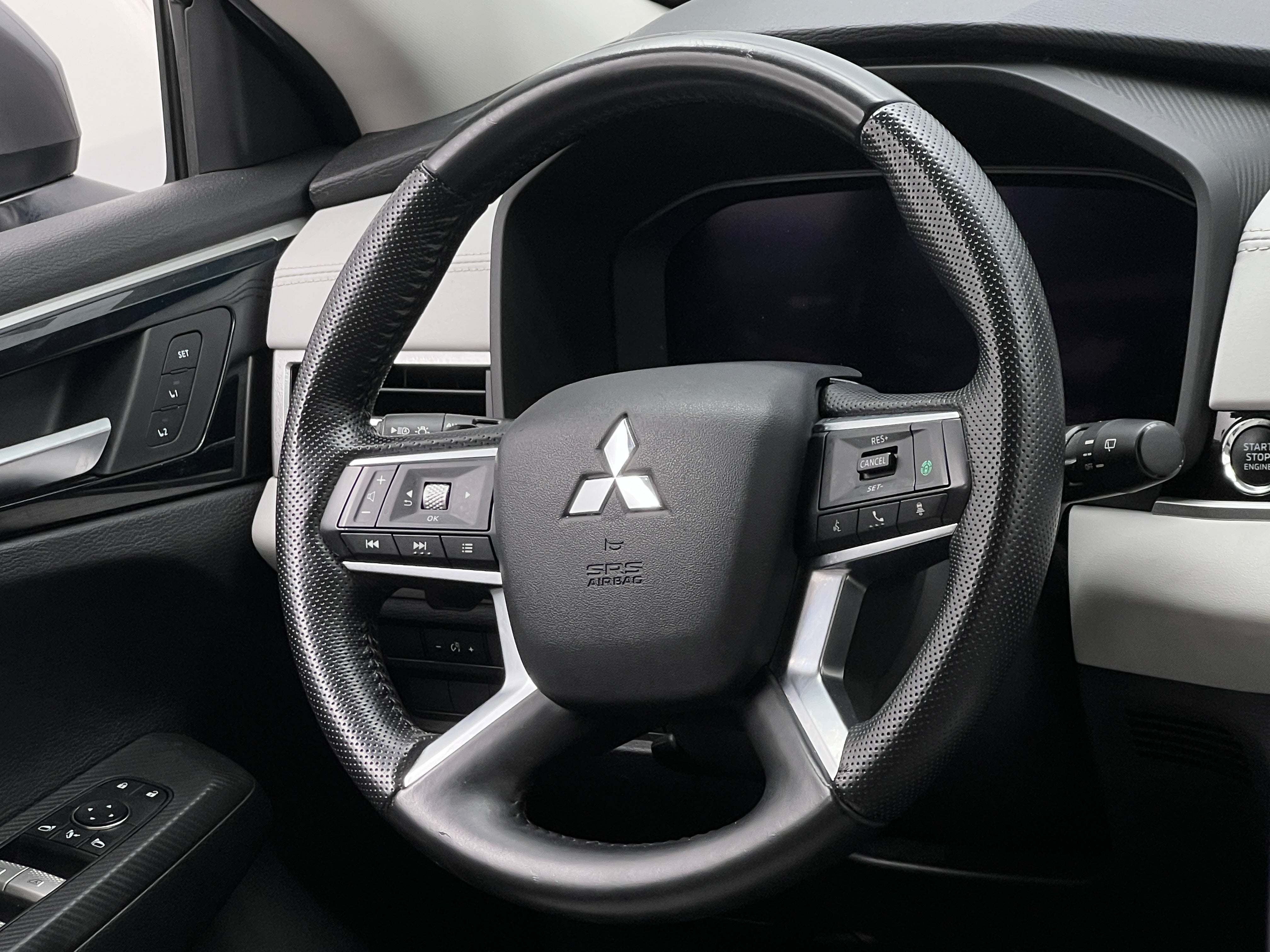 2022 Mitsubishi Outlander SEL 4