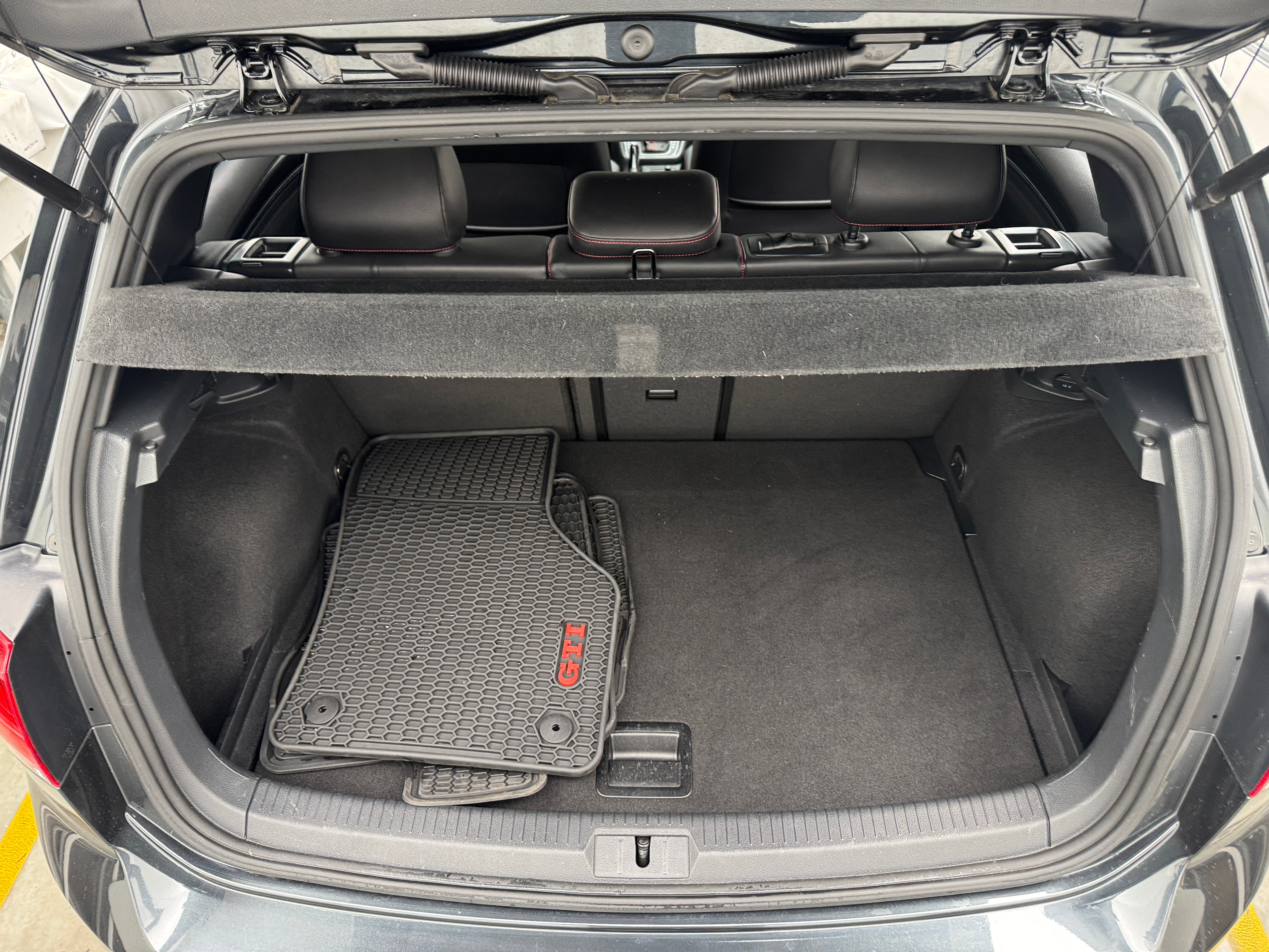 2015 Volkswagen Golf GTI Autobahn 6