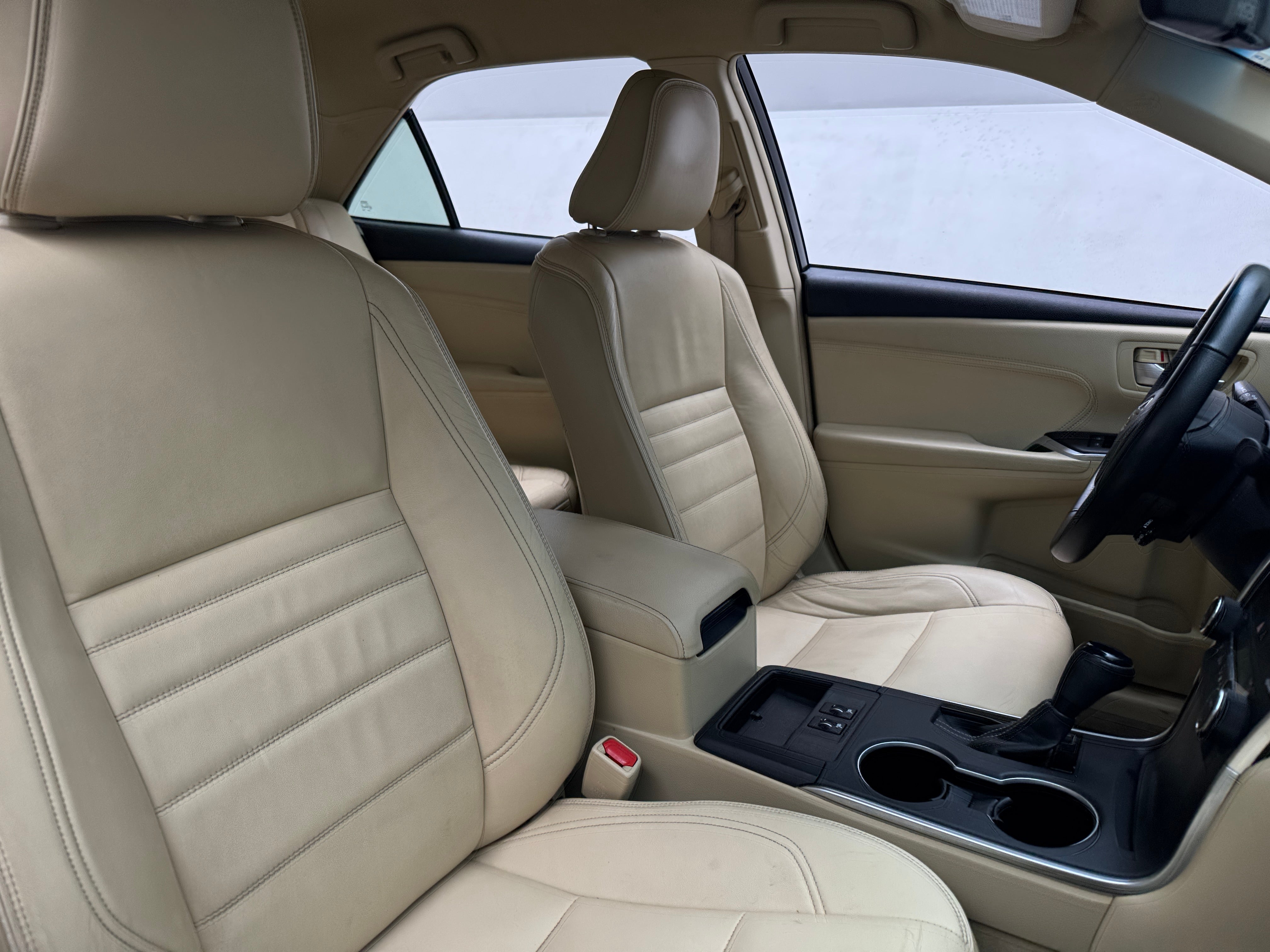 2015 Toyota Camry XLE 2