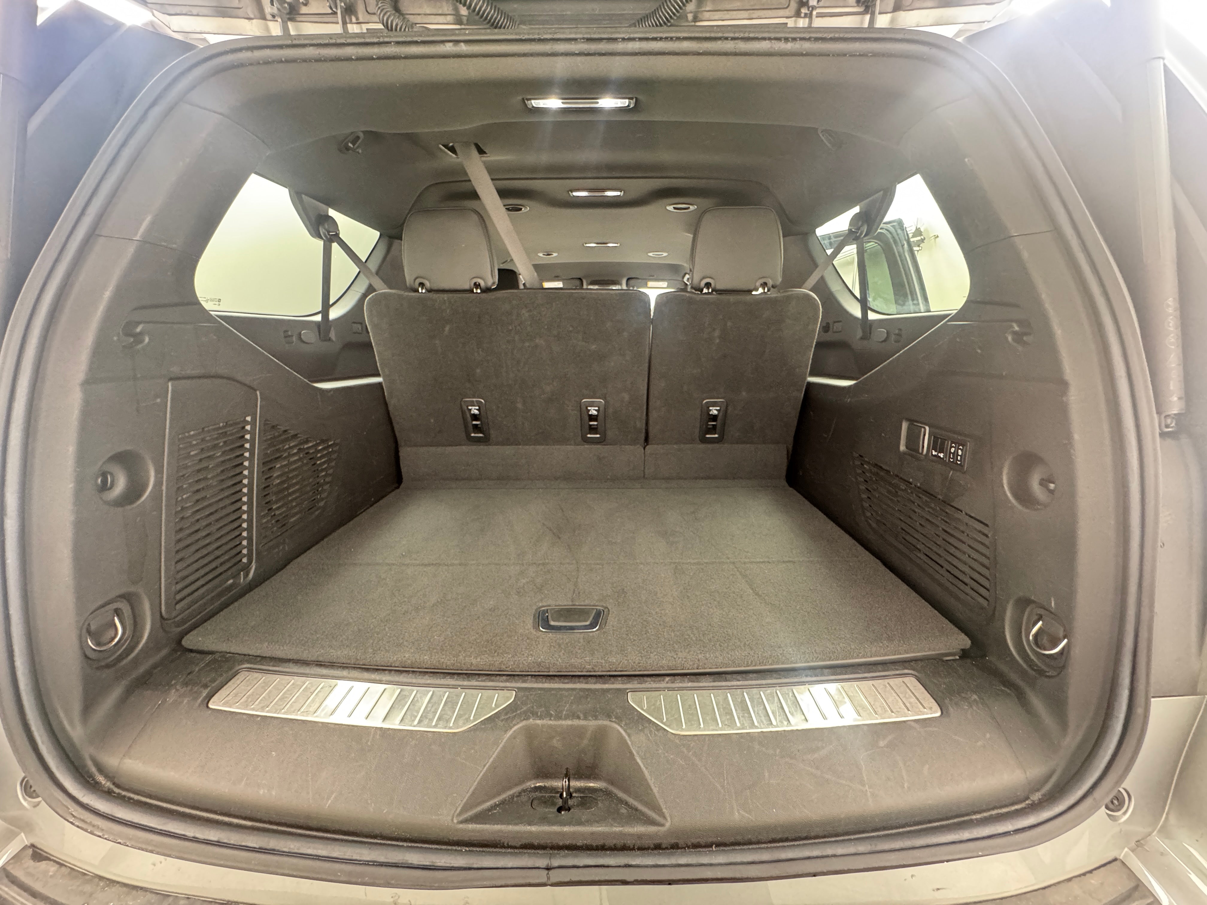 2023 Chevrolet Suburban Premier 6