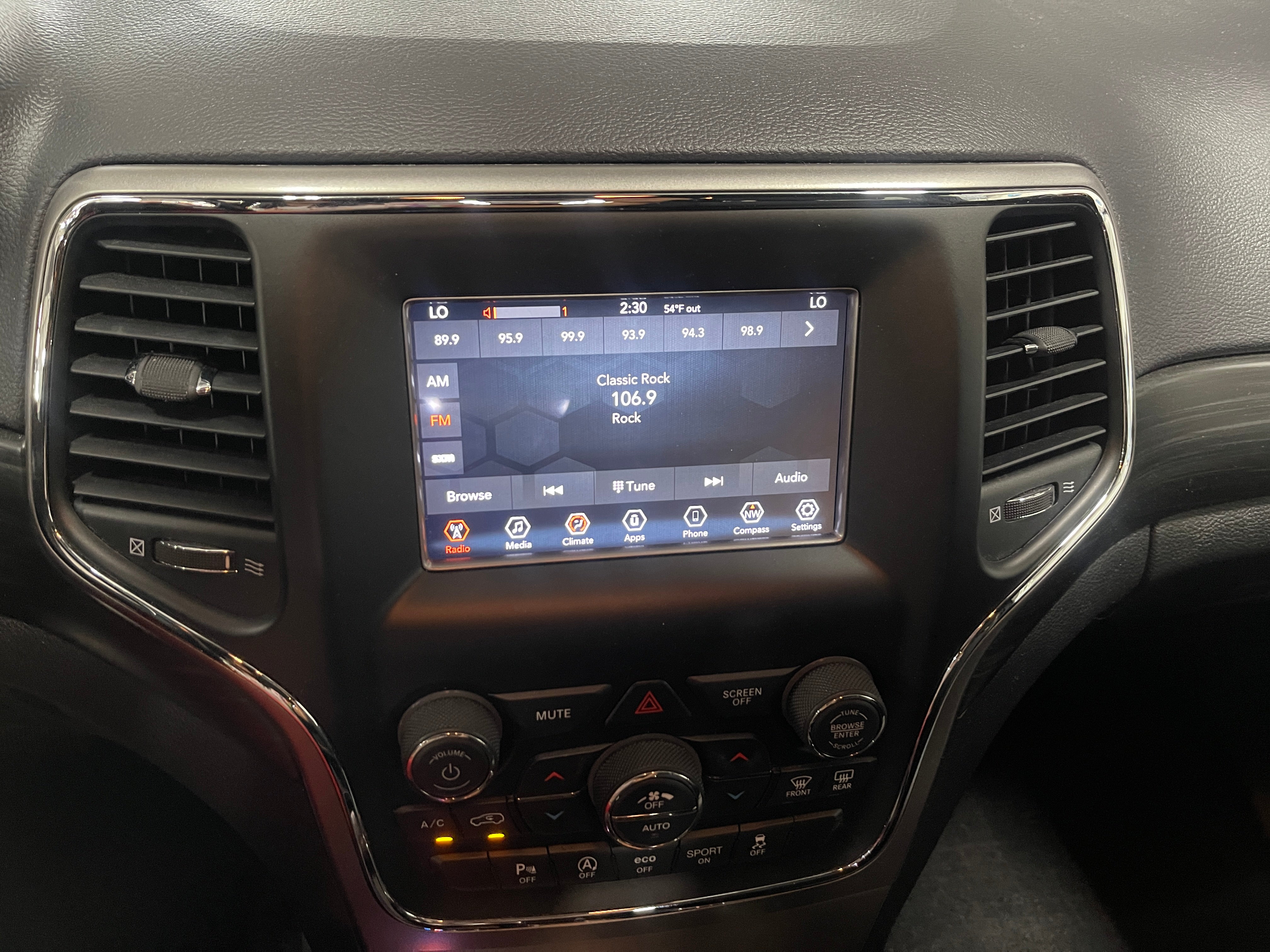 2020 Jeep Grand Cherokee Laredo 4