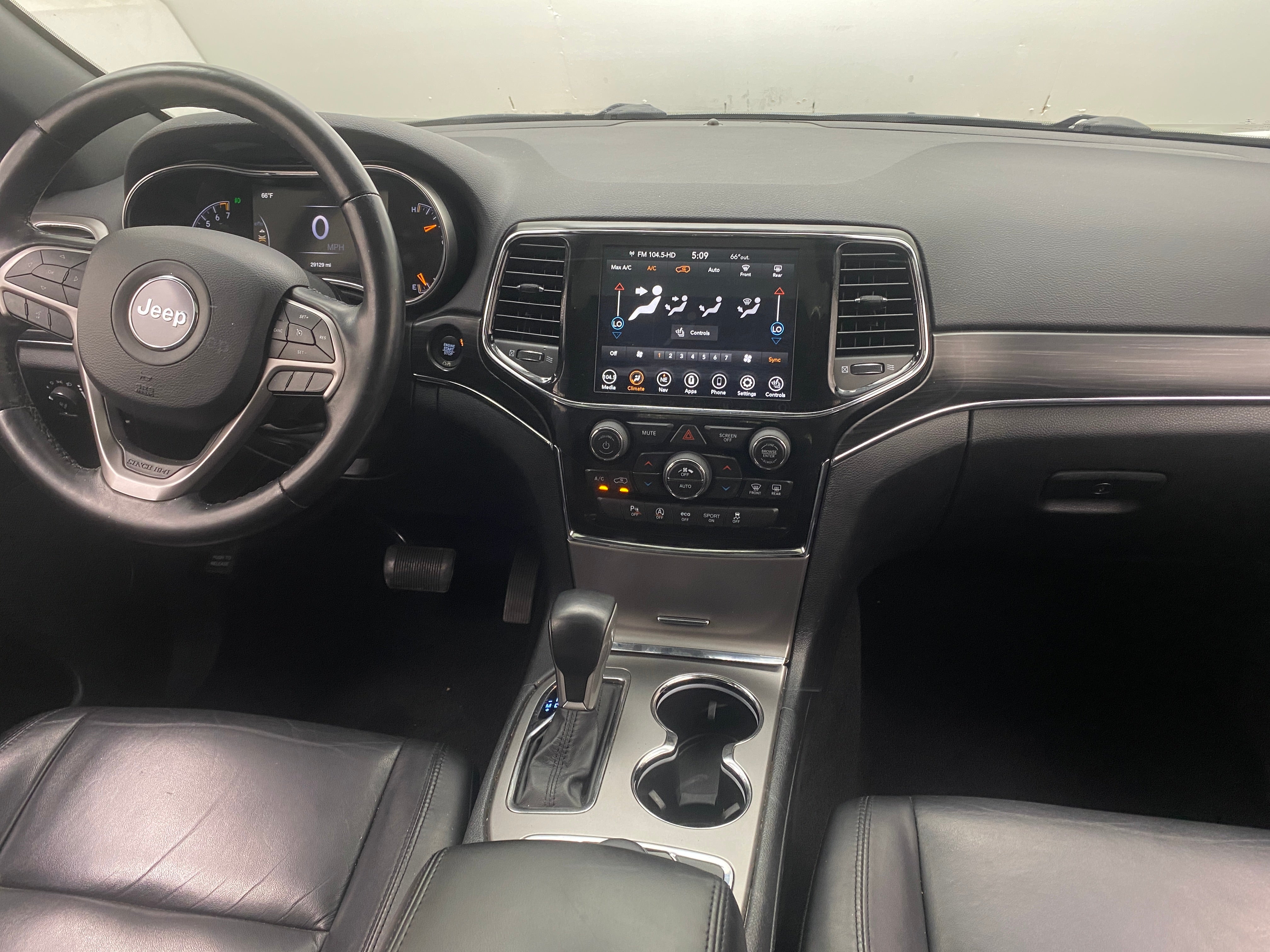 2020 Jeep Grand Cherokee Limited Edition 2