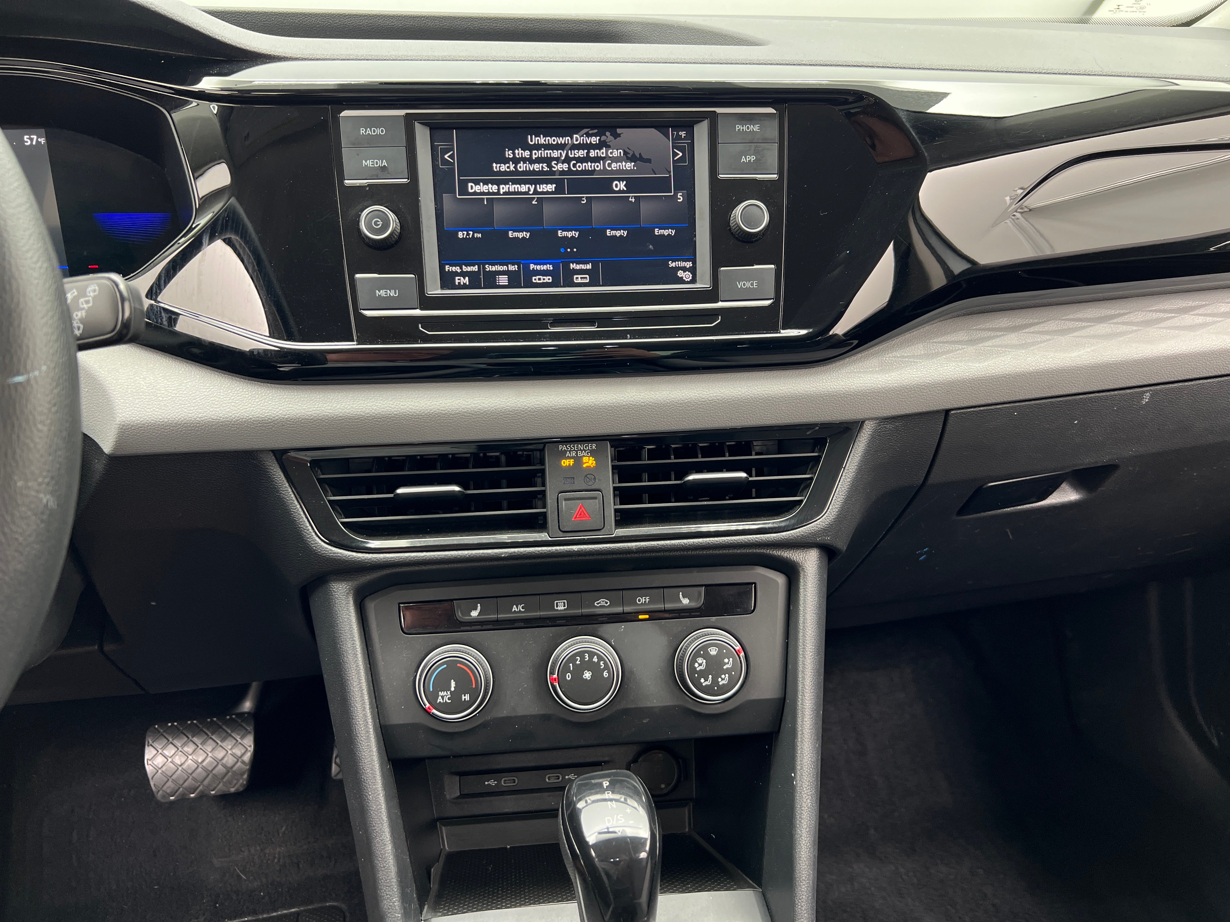 2022 Volkswagen Taos S 4