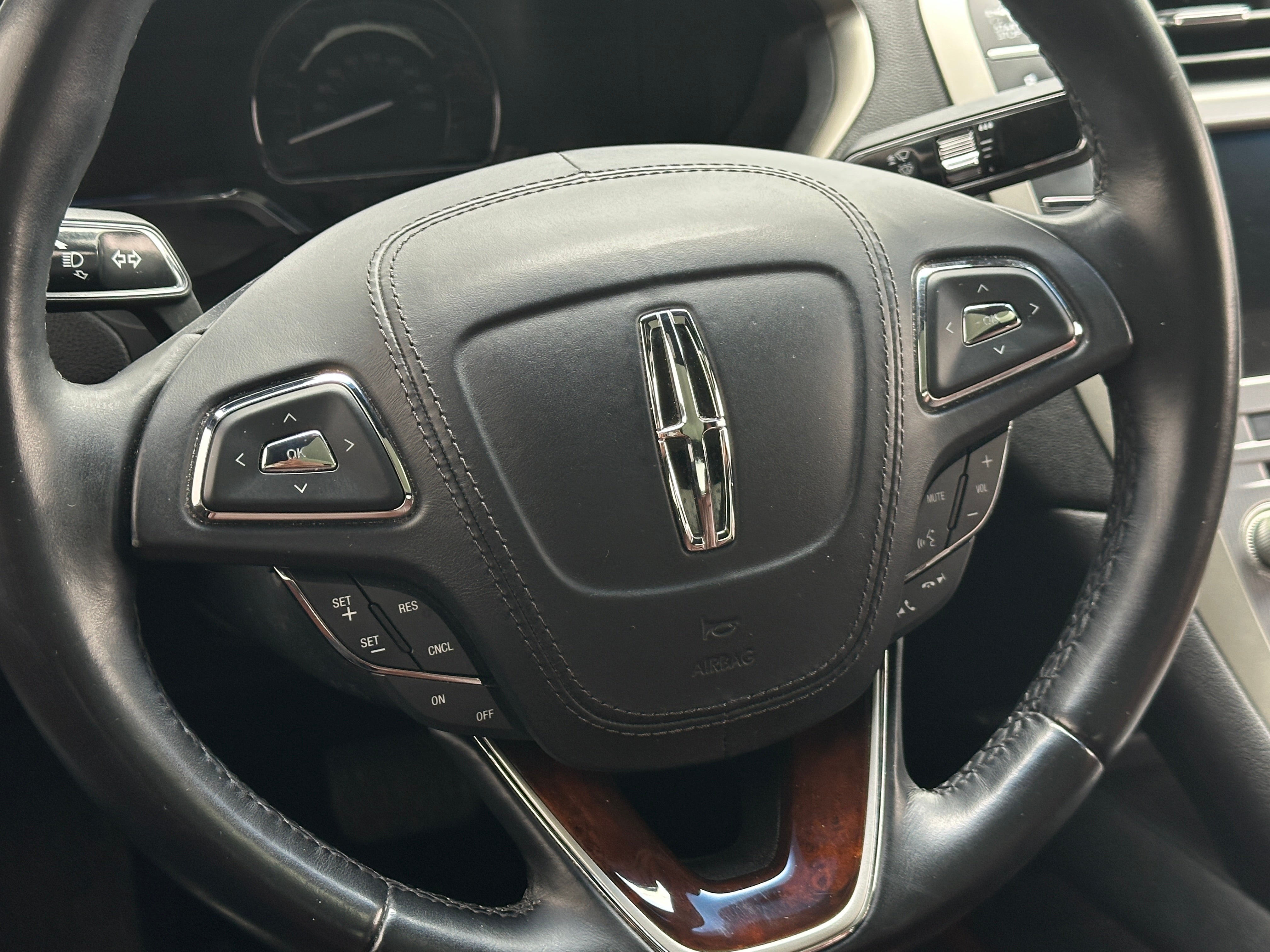 2017 Lincoln MKZ Reserve 4